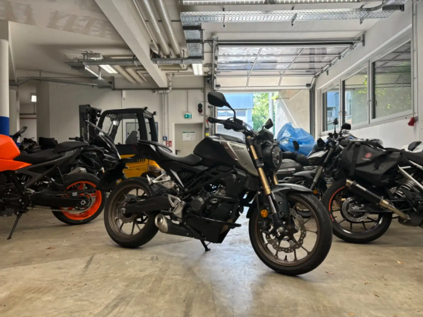 Honda CB 125 R mit Motorschaden, Sturzbügel, Tiefer 4cm Чёрный - 2