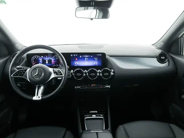 Mercedes-Benz Gla view 9
