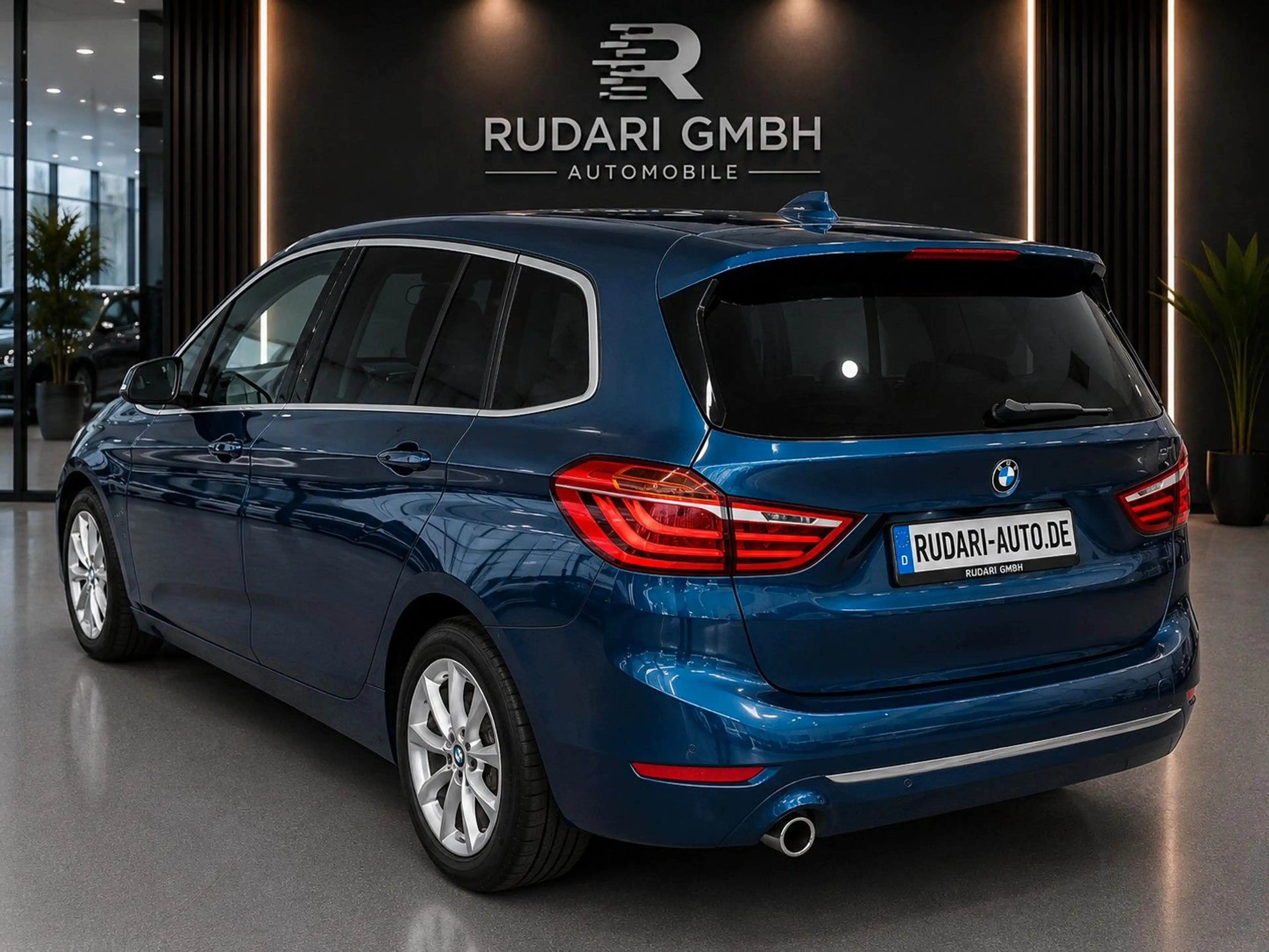 BMW 218 2 Gran Tourer 218 i Luxury Line — photo 4