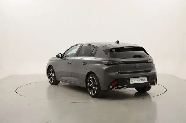 Peugeot 308 view 3