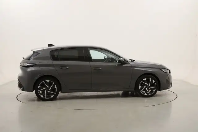 Peugeot 308 view 6