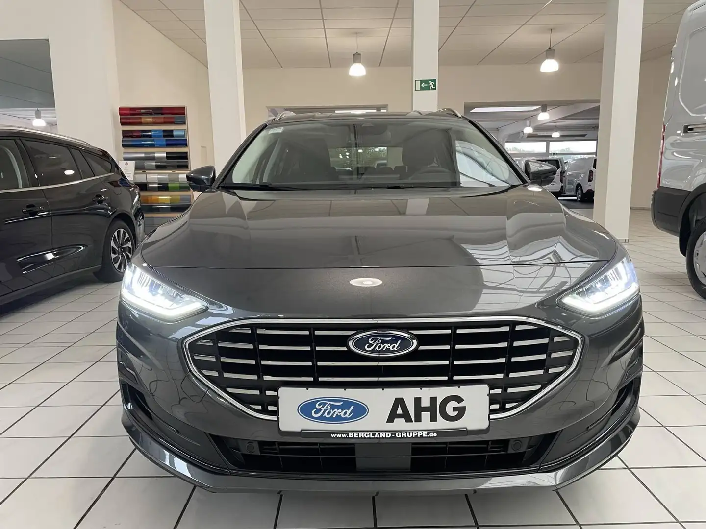 Ford Focus Titanium Turnier *LED*RFK*Klimaauto* Gris - 2