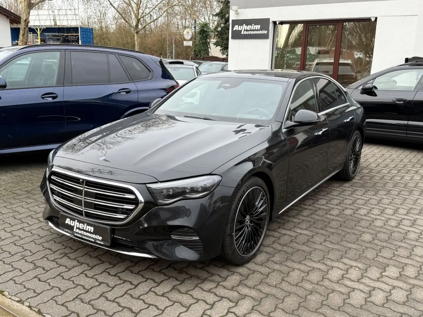 Mercedes-Benz E 200 Exclusive Premium MY2025 EUR1 3.Screen Černá - 2