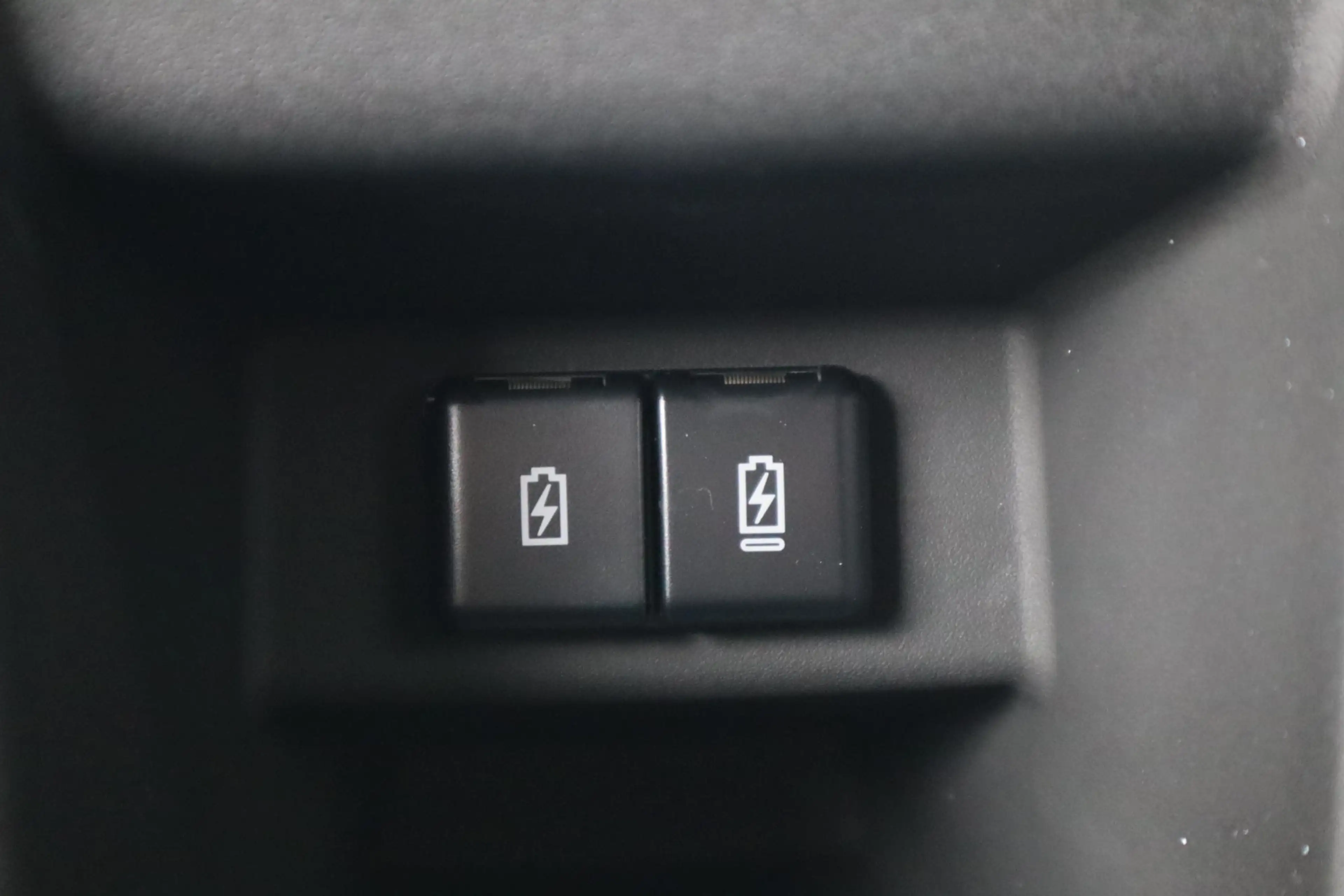 Toyota Urban Cruiser EXECUTIVE 61KWH PANODAK JBL-AUDIO 360°CAMERA 19"LM — photo 19
