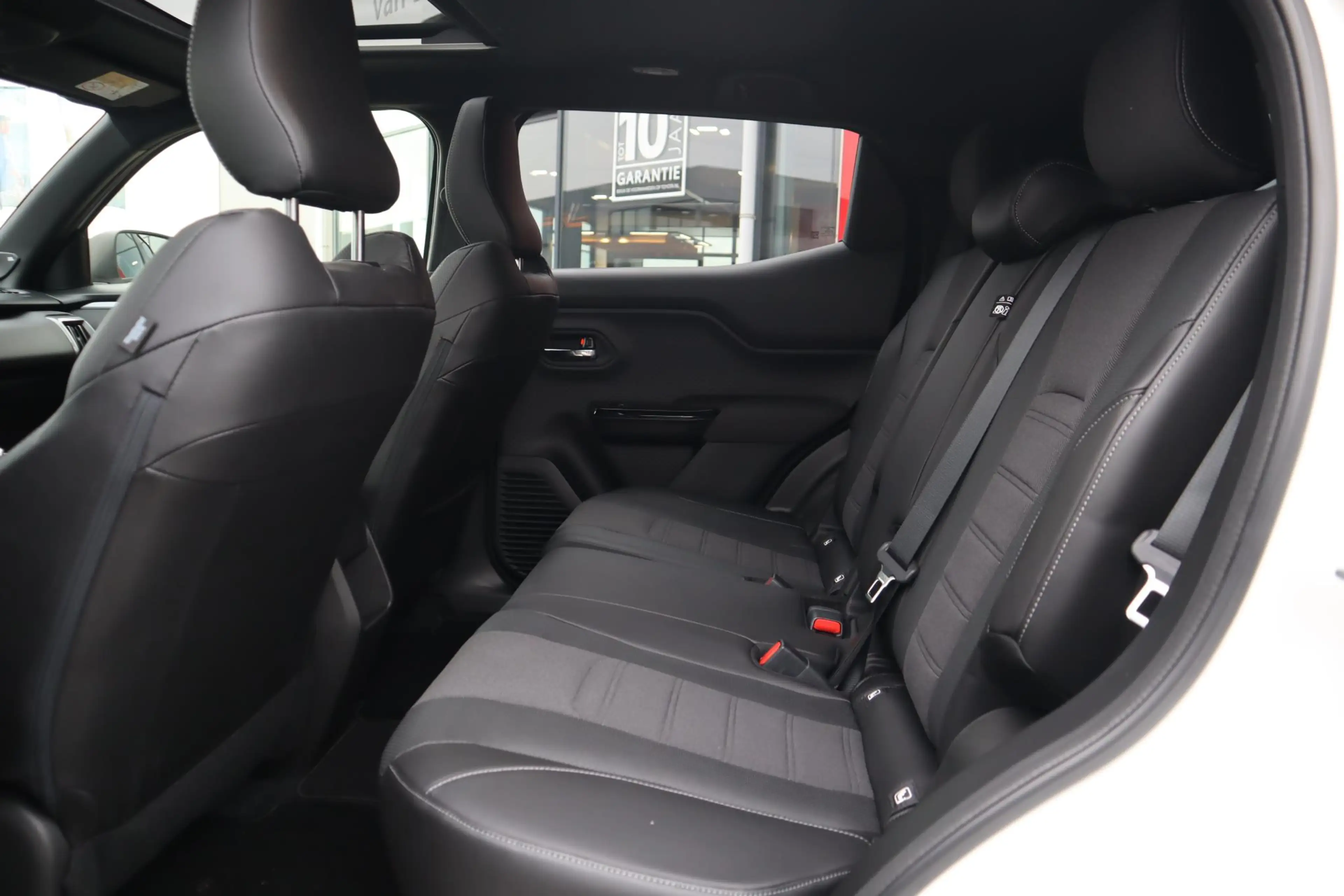 Toyota Urban Cruiser EXECUTIVE 61KWH PANODAK JBL-AUDIO 360°CAMERA 19"LM — photo 18