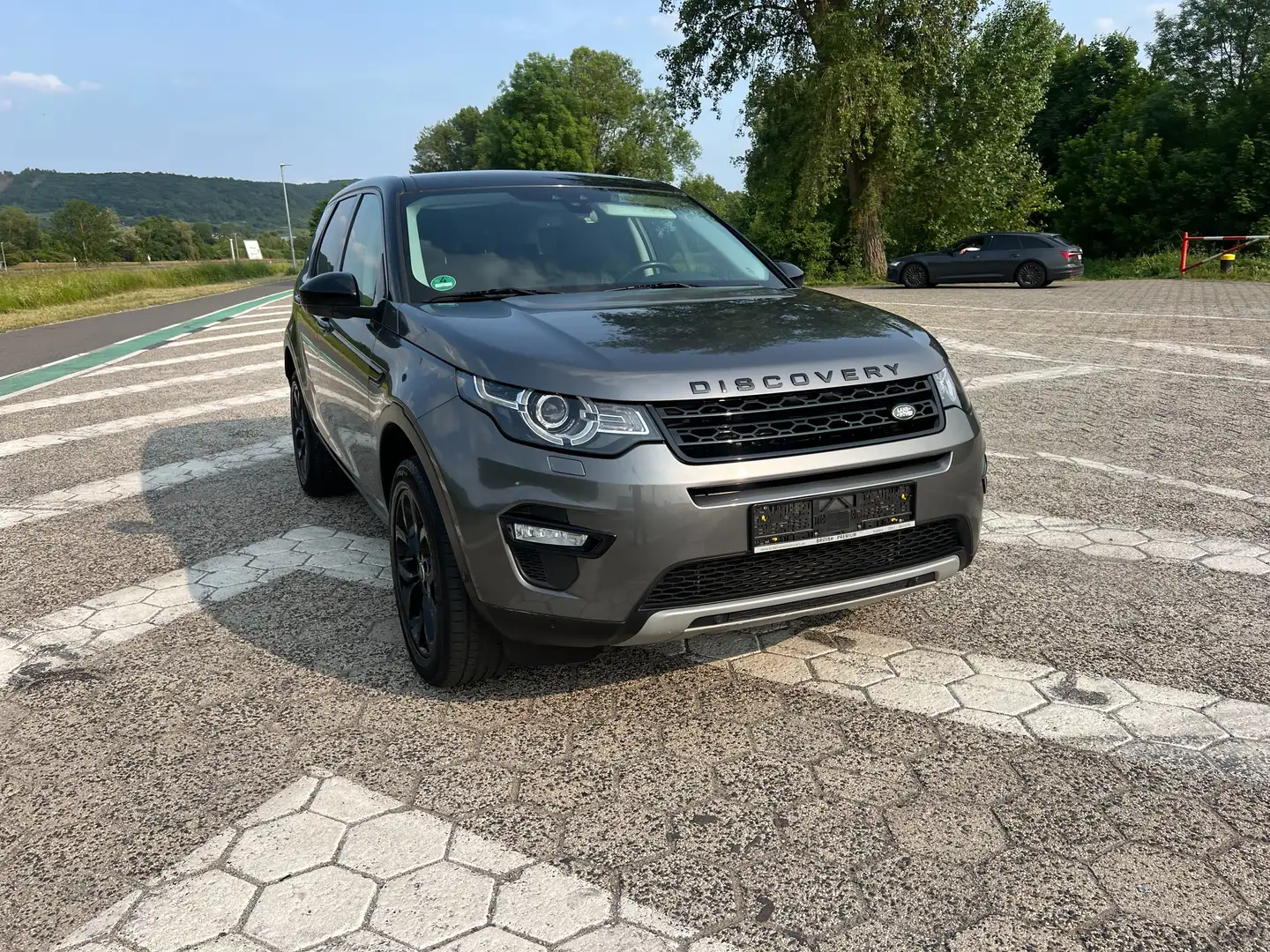 Land Rover Discovery Sport HSE Luxury  8 x bereift Grau - 2