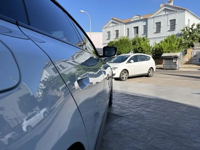 BMW 4 Series view 14