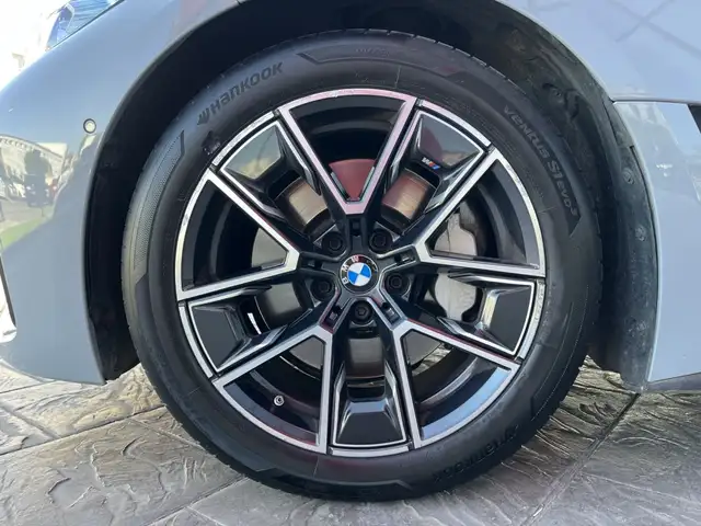 BMW 4 Series view 10