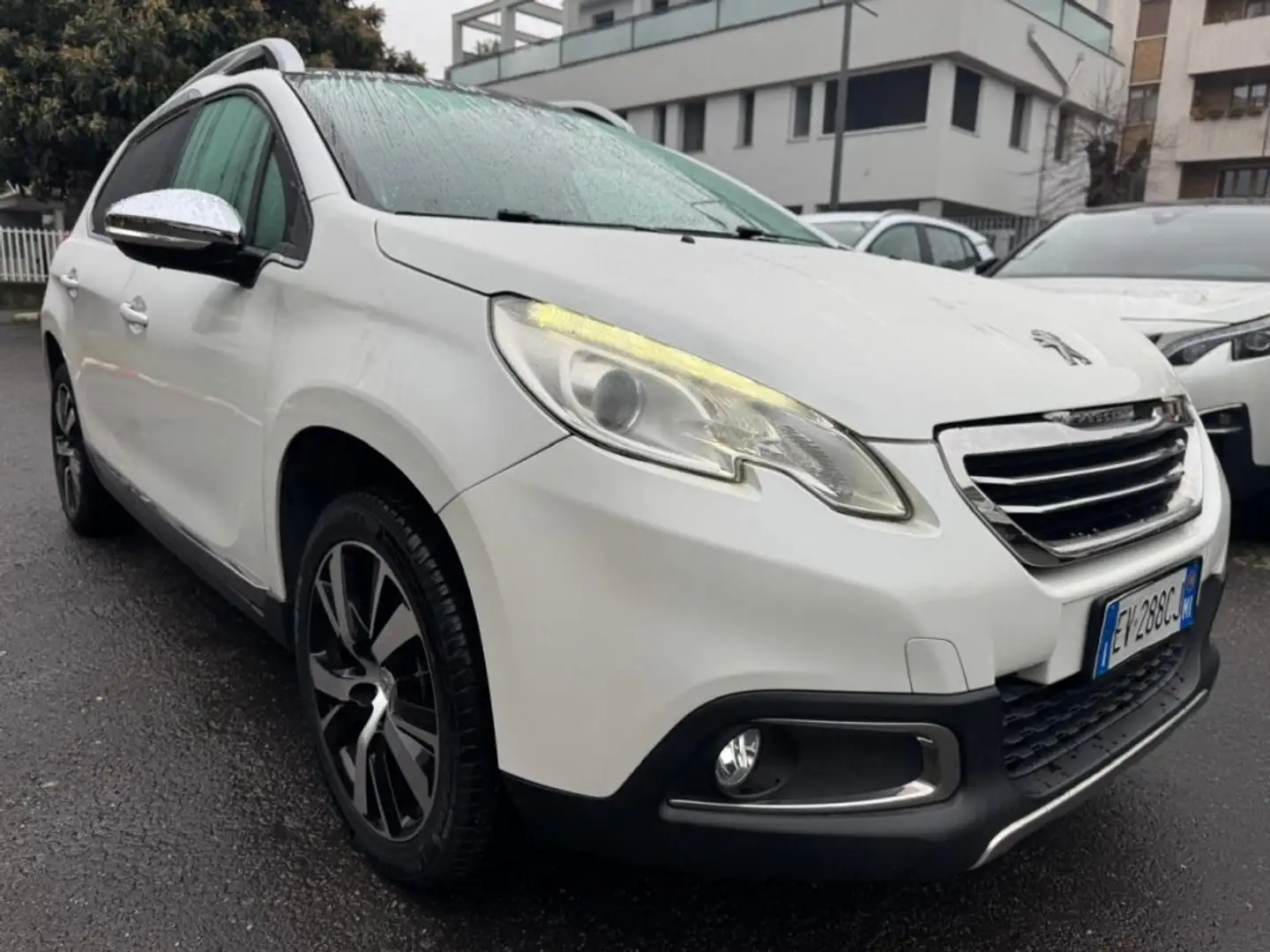 Peugeot 2008 1.6 e-HDi 115 CV Stop&Start Allure Weiß - 2
