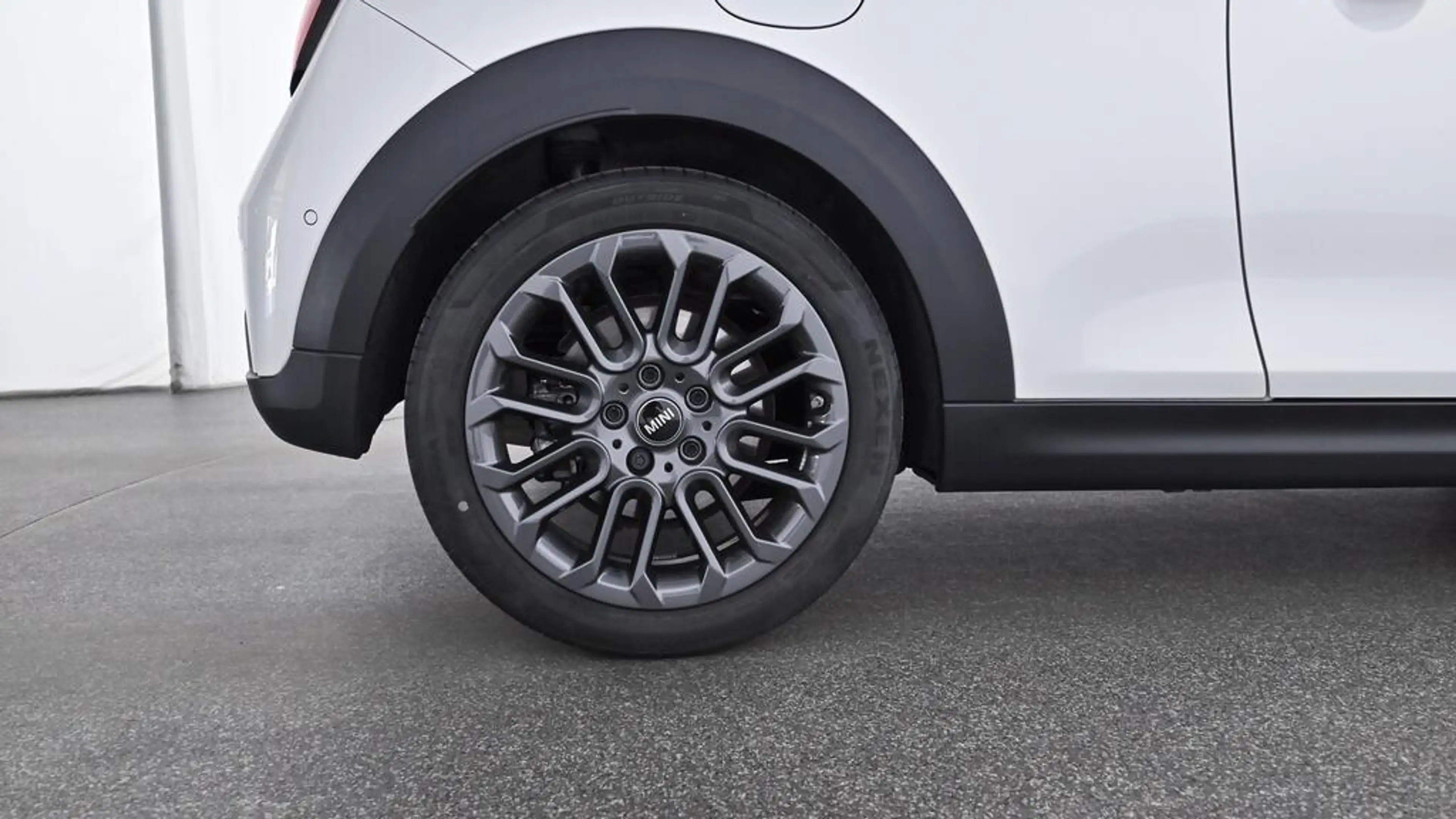MINI Cooper S Favoured Trim — photo 13