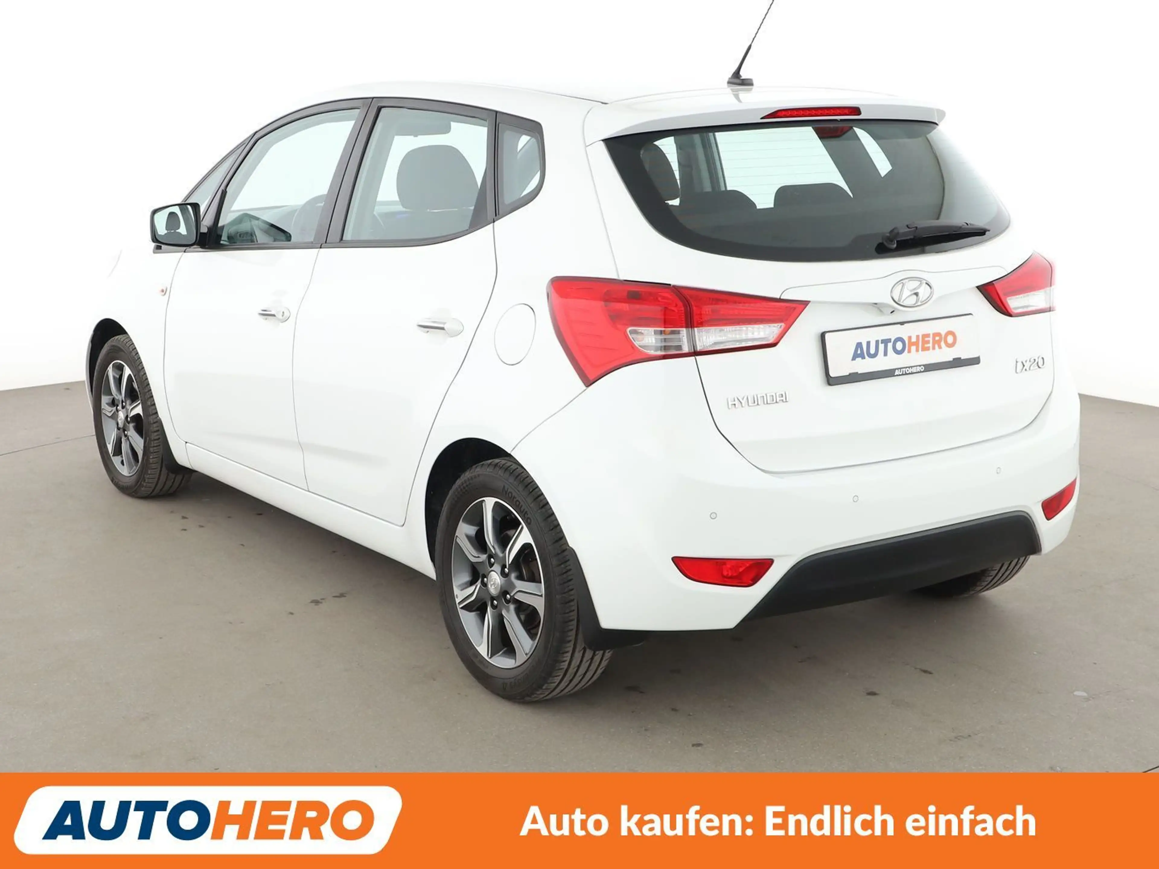 Hyundai iX20 1.6 Space Aut.*NAVI*CAM*PDC*SHZ*KLIMA* — photo 4
