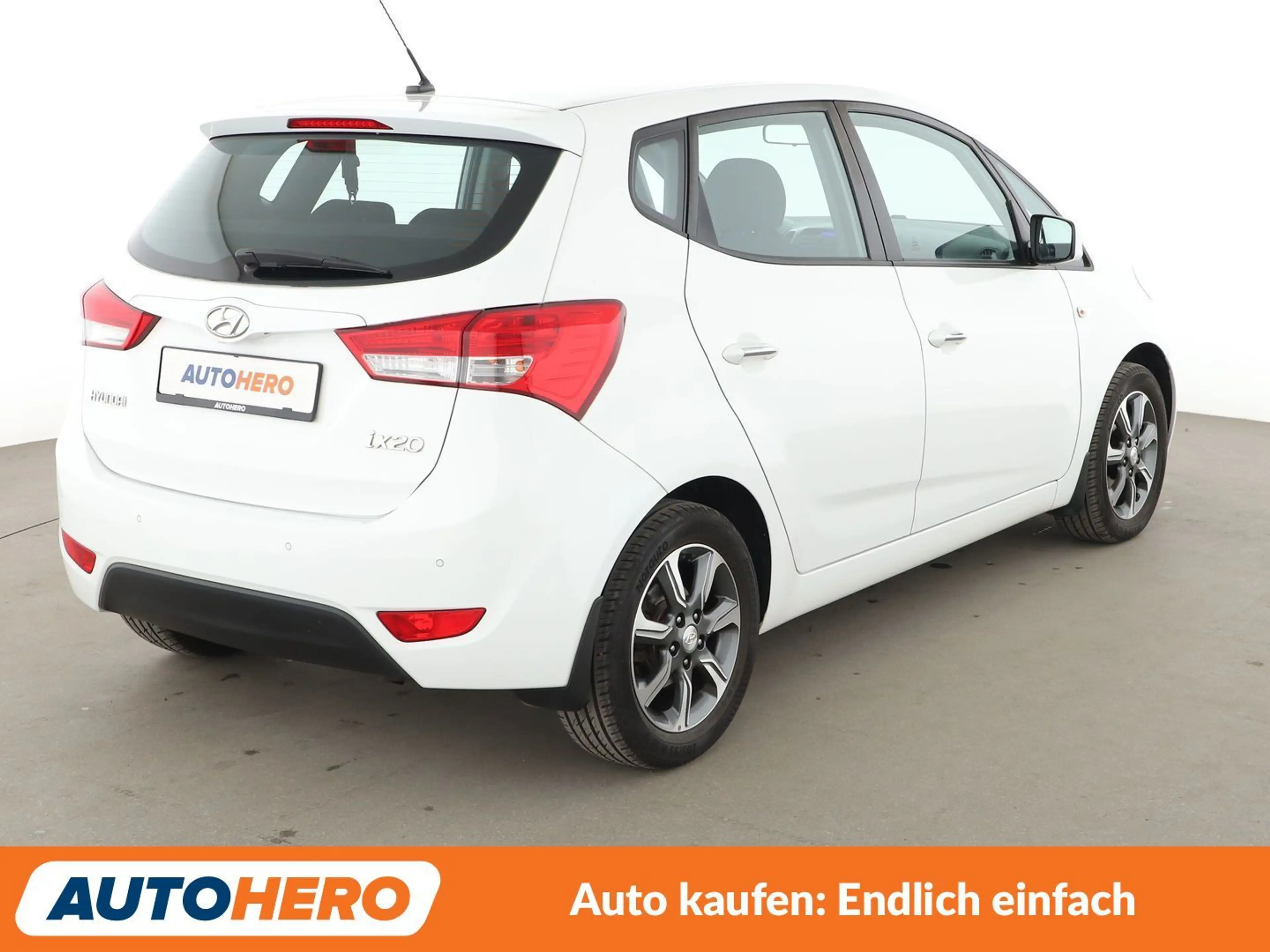 Hyundai iX20 1.6 Space Aut.*NAVI*CAM*PDC*SHZ*KLIMA* — photo 6