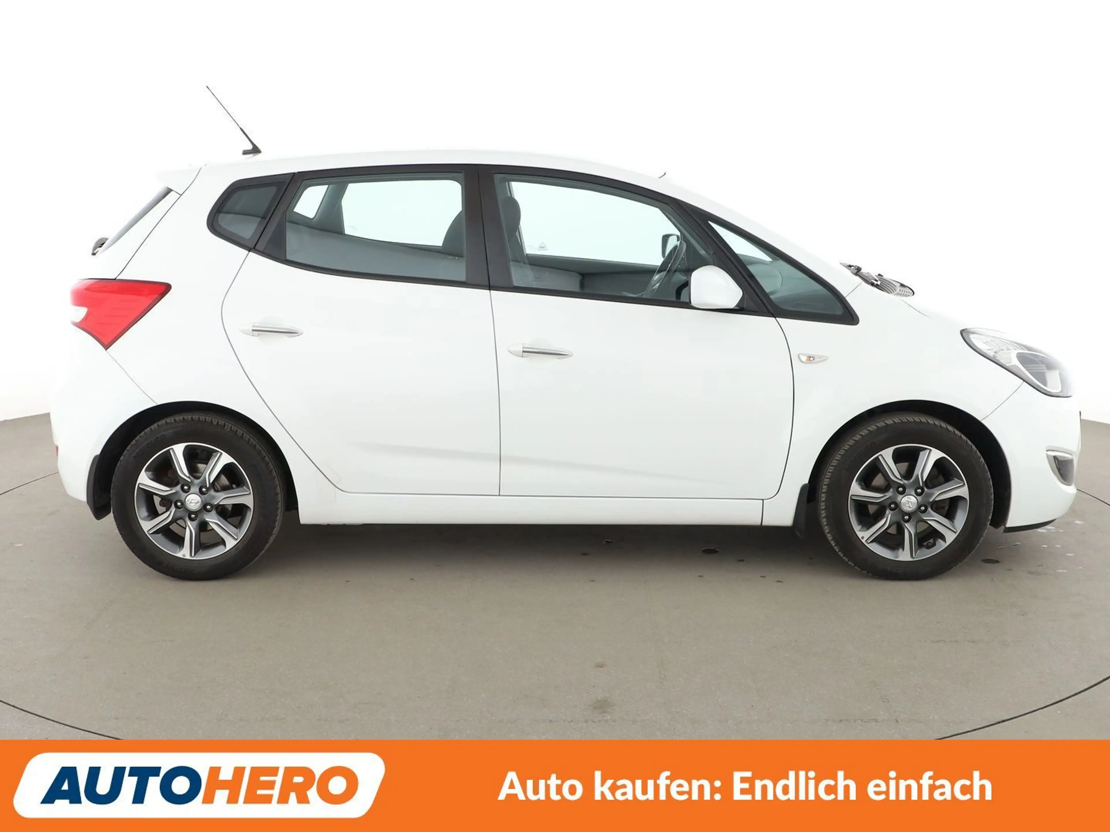Hyundai iX20 1.6 Space Aut.*NAVI*CAM*PDC*SHZ*KLIMA* — photo 7