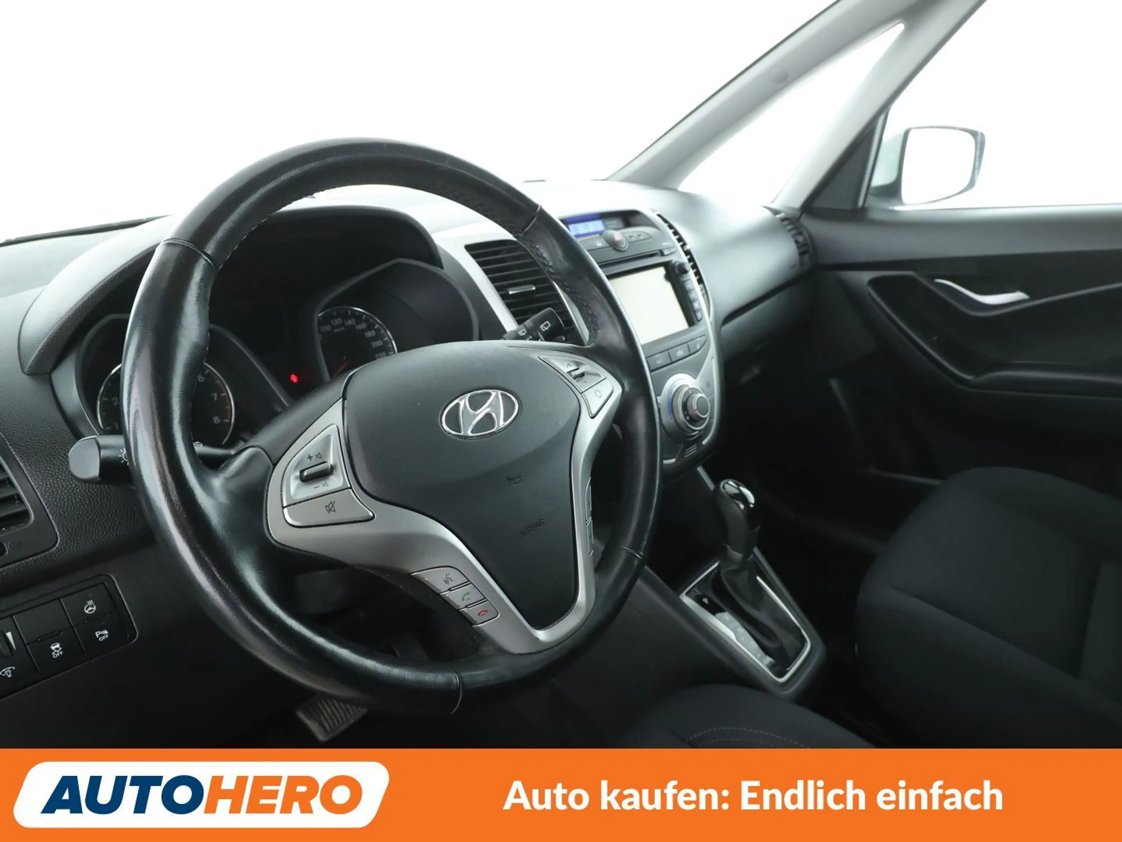Hyundai iX20 1.6 Space Aut.*NAVI*CAM*PDC*SHZ*KLIMA* — photo 11