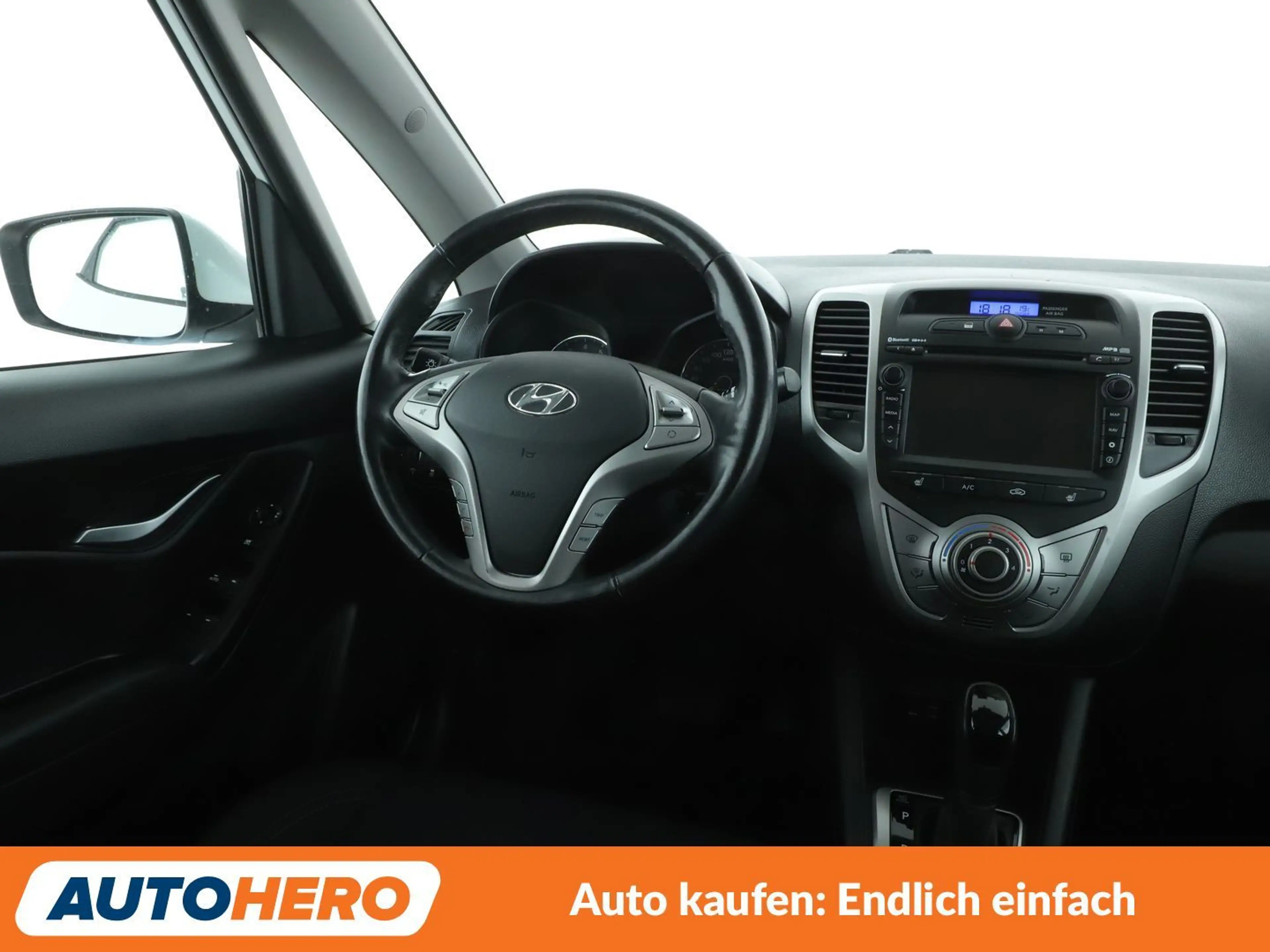 Hyundai iX20 1.6 Space Aut.*NAVI*CAM*PDC*SHZ*KLIMA* — photo 13