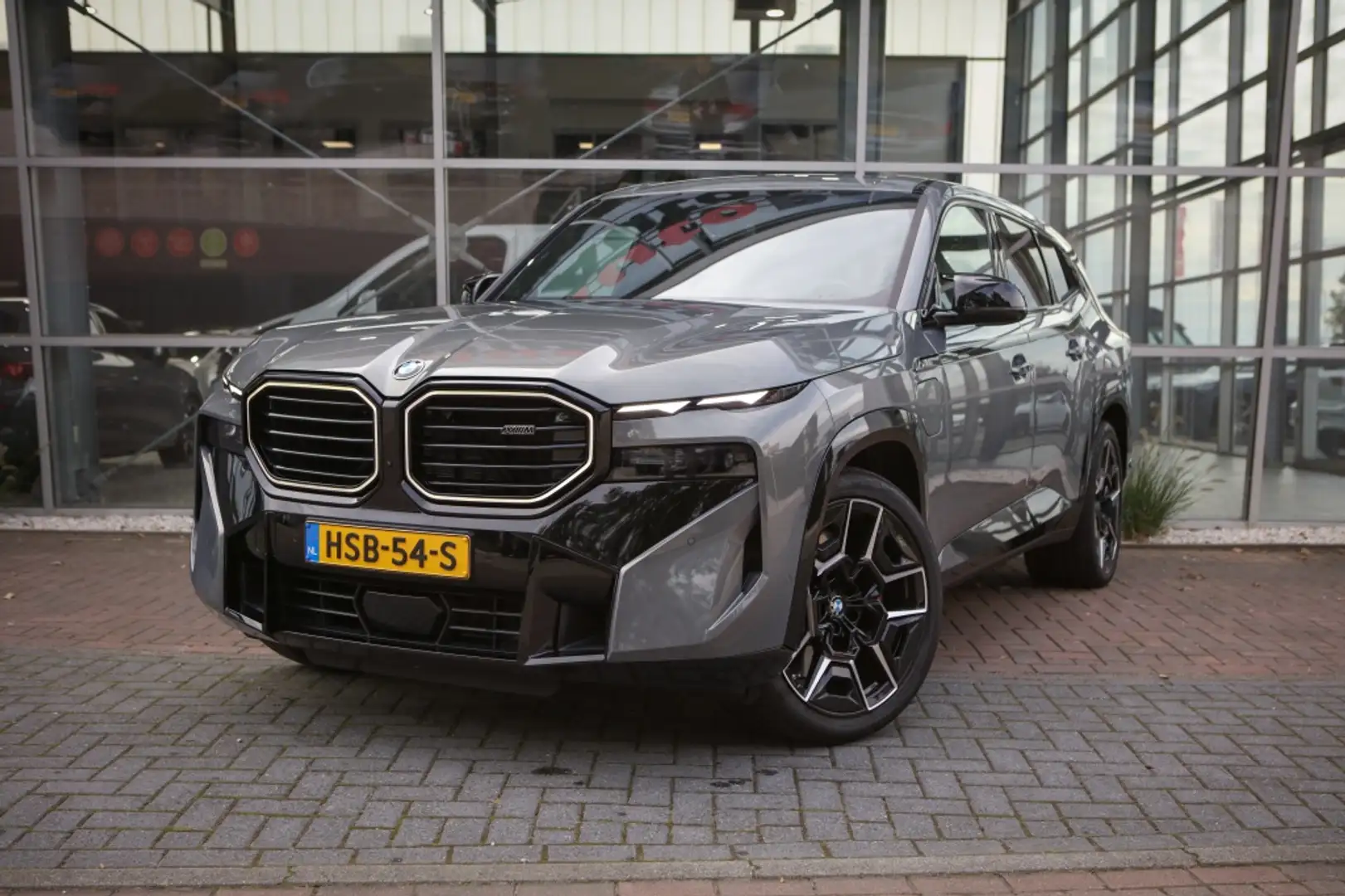 BMW XM PHEV 50e 30 kWh | Massage | Memory | Grijs - 1