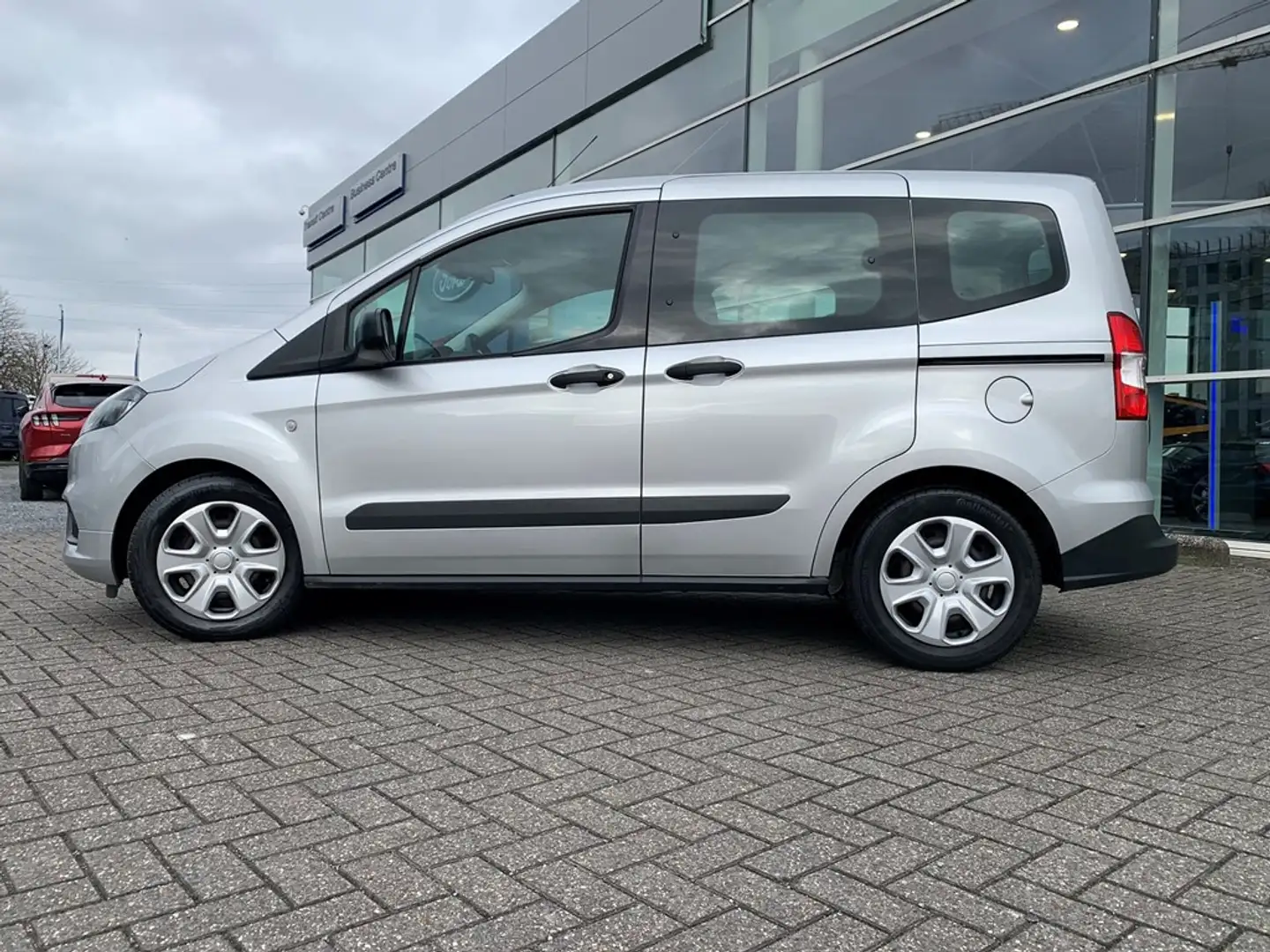 Ford Tourneo Courier Grijs - 2