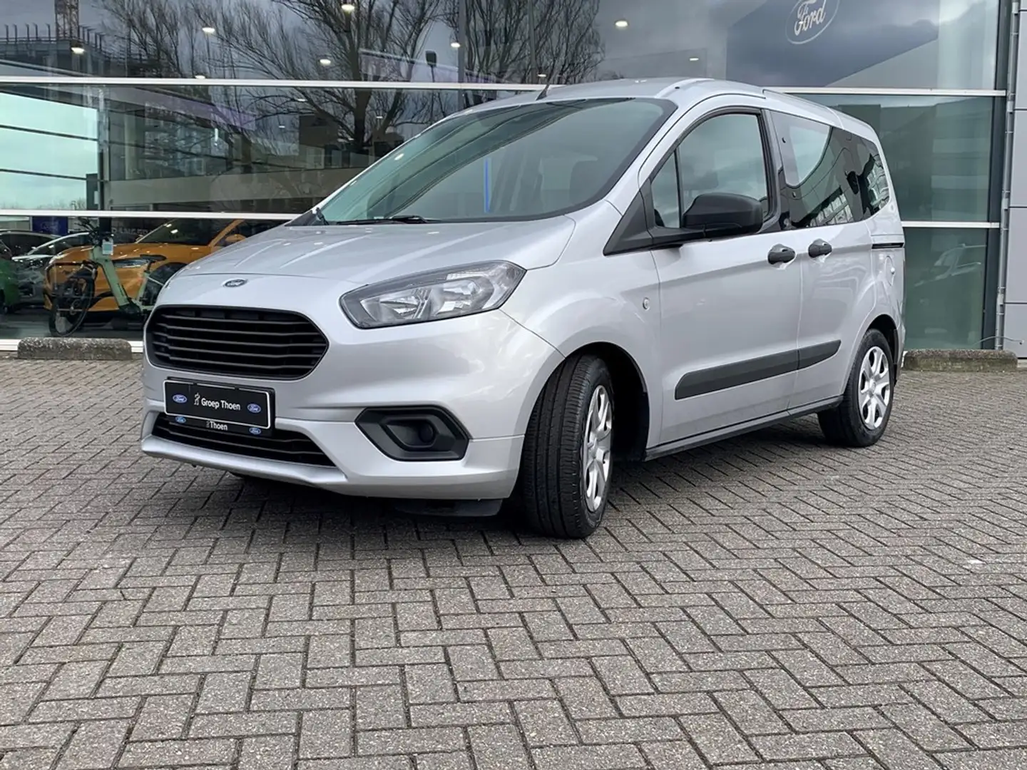 Ford Tourneo Courier Grey - 1