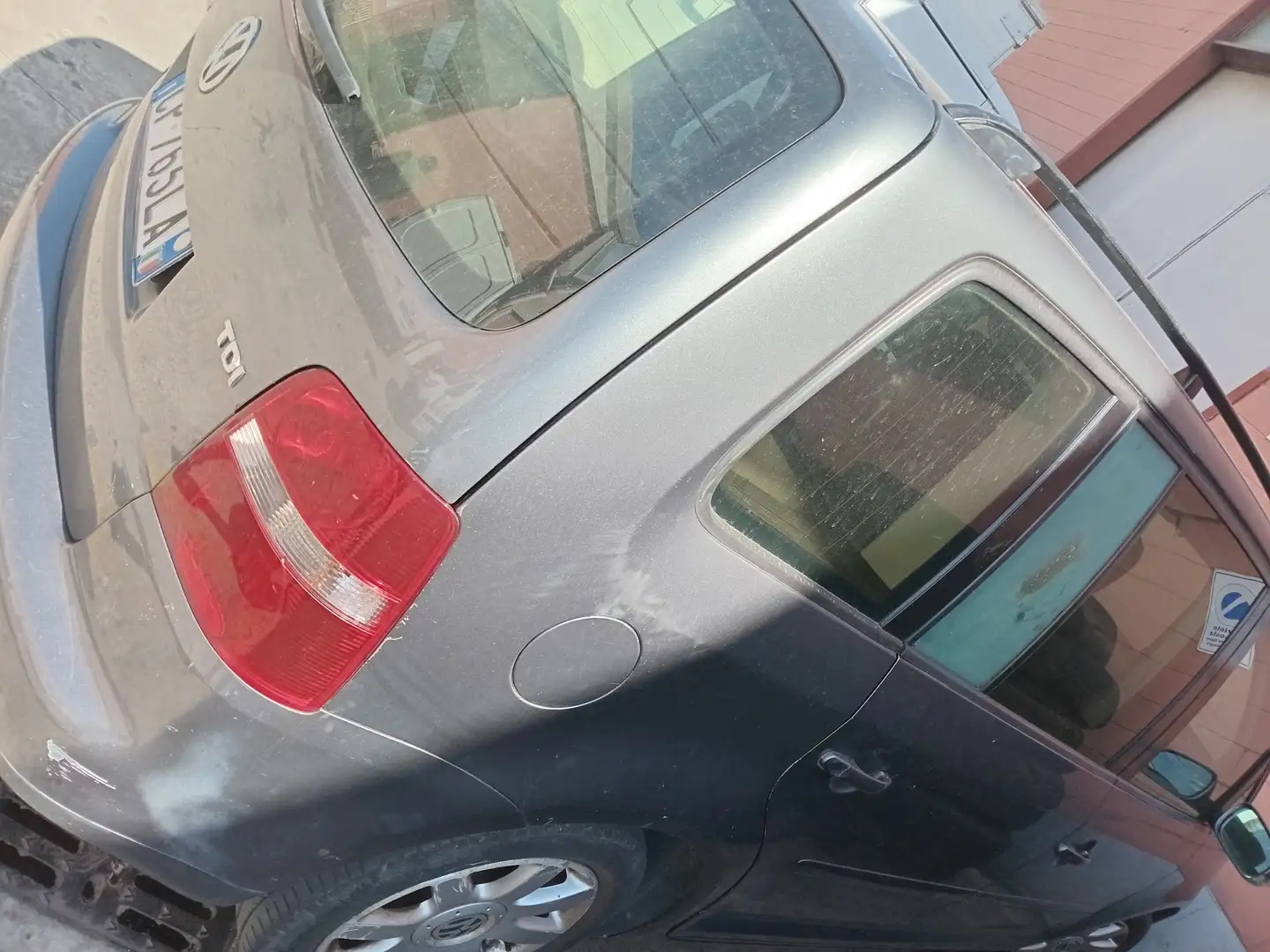 Volkswagen Touran - 2