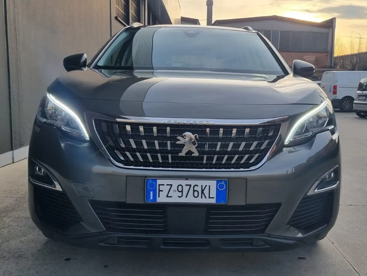 Peugeot 3008 3008 1.5 bluehdi Business s Grigio - 2
