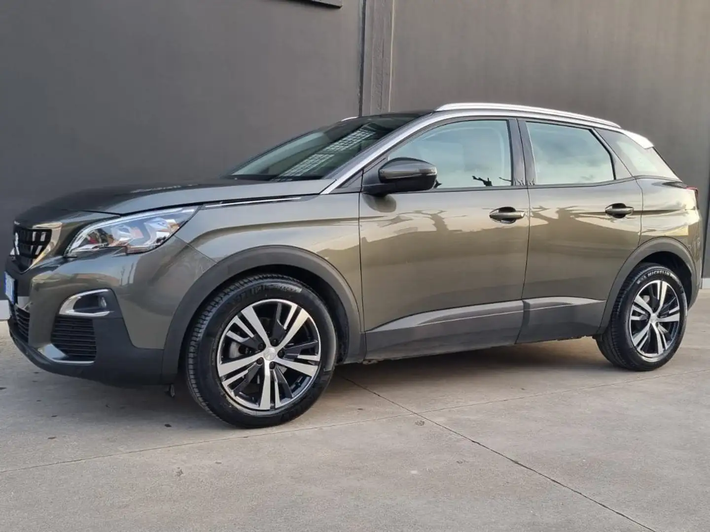 Peugeot 3008 3008 1.5 bluehdi Business s Grigio - 1