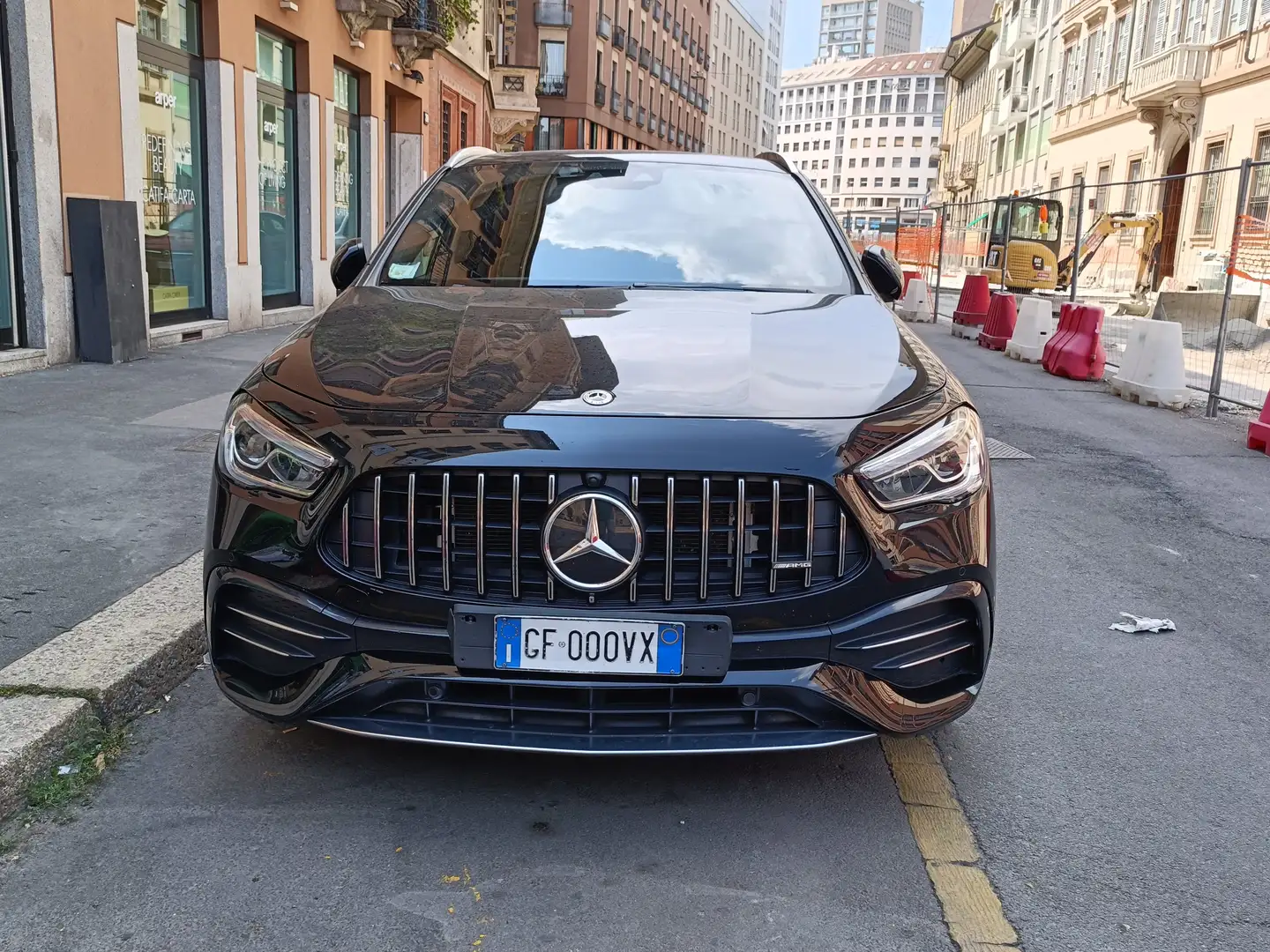 Mercedes-Benz GLA 35 AMG SUV 5 Porte, Benzina 225 Potenza kW Semiautomatico Nero - 1