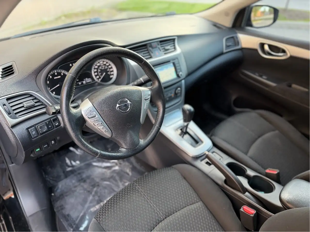 Nissan Sentra снимка Nissan Sentra