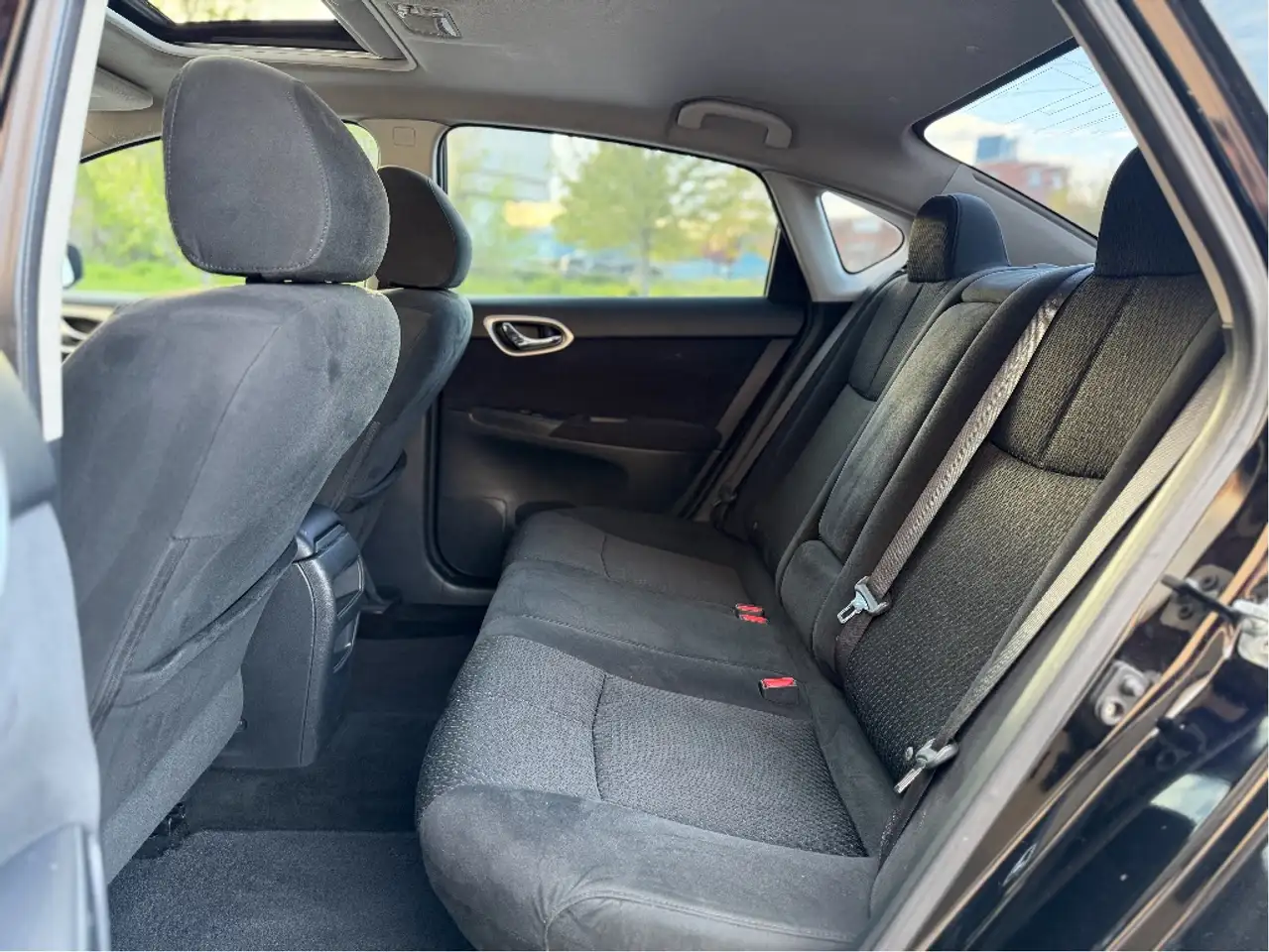 Nissan Sentra снимка Nissan Sentra