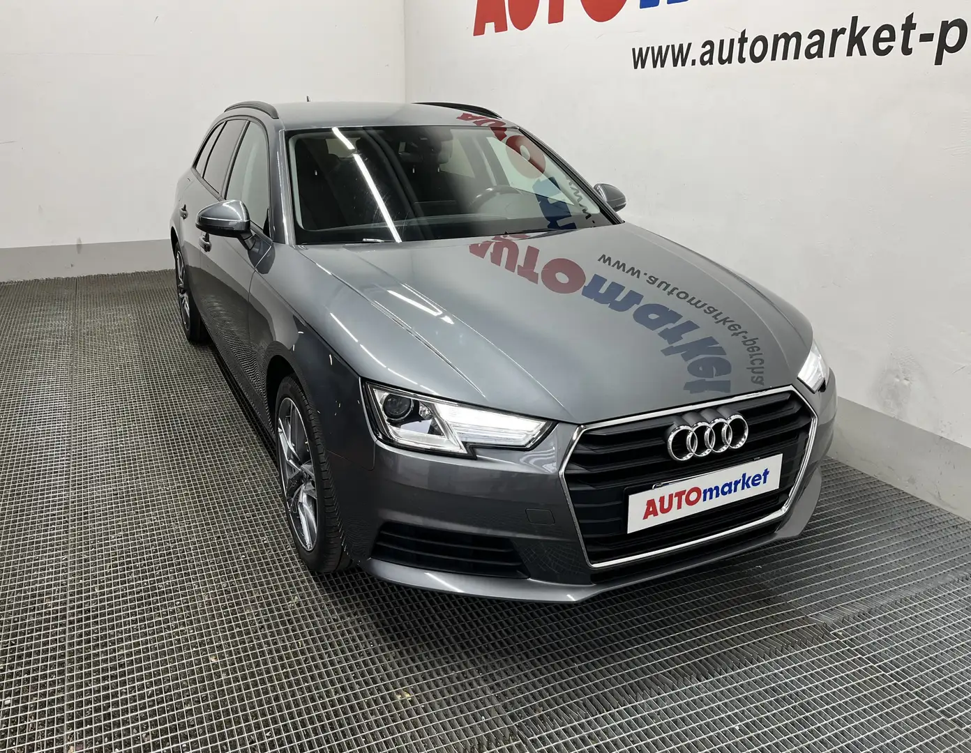 Audi A4 Avant 2.0 tdi ultra Business 150cv Grau - 2