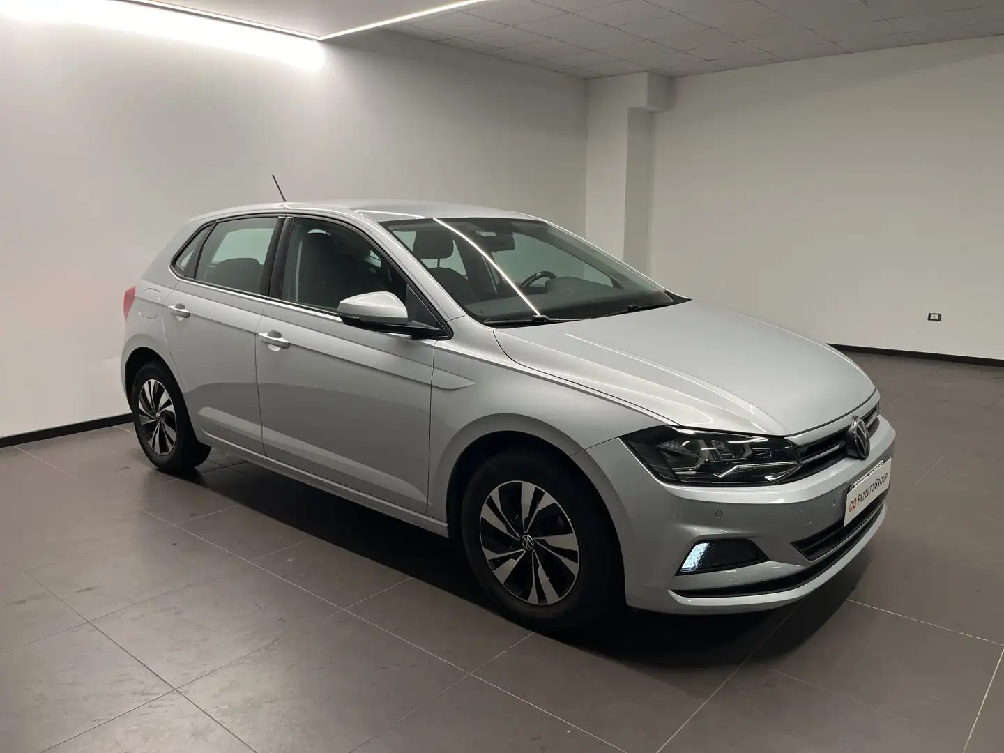 Volkswagen Polo Comfortline 1.0 TGI 66 kW/ 90 CV man Argento - 2