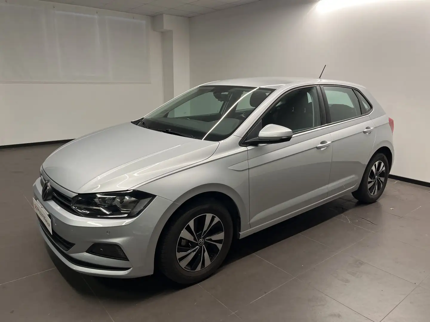 Volkswagen Polo Comfortline 1.0 TGI 66 kW/ 90 CV man Argento - 1