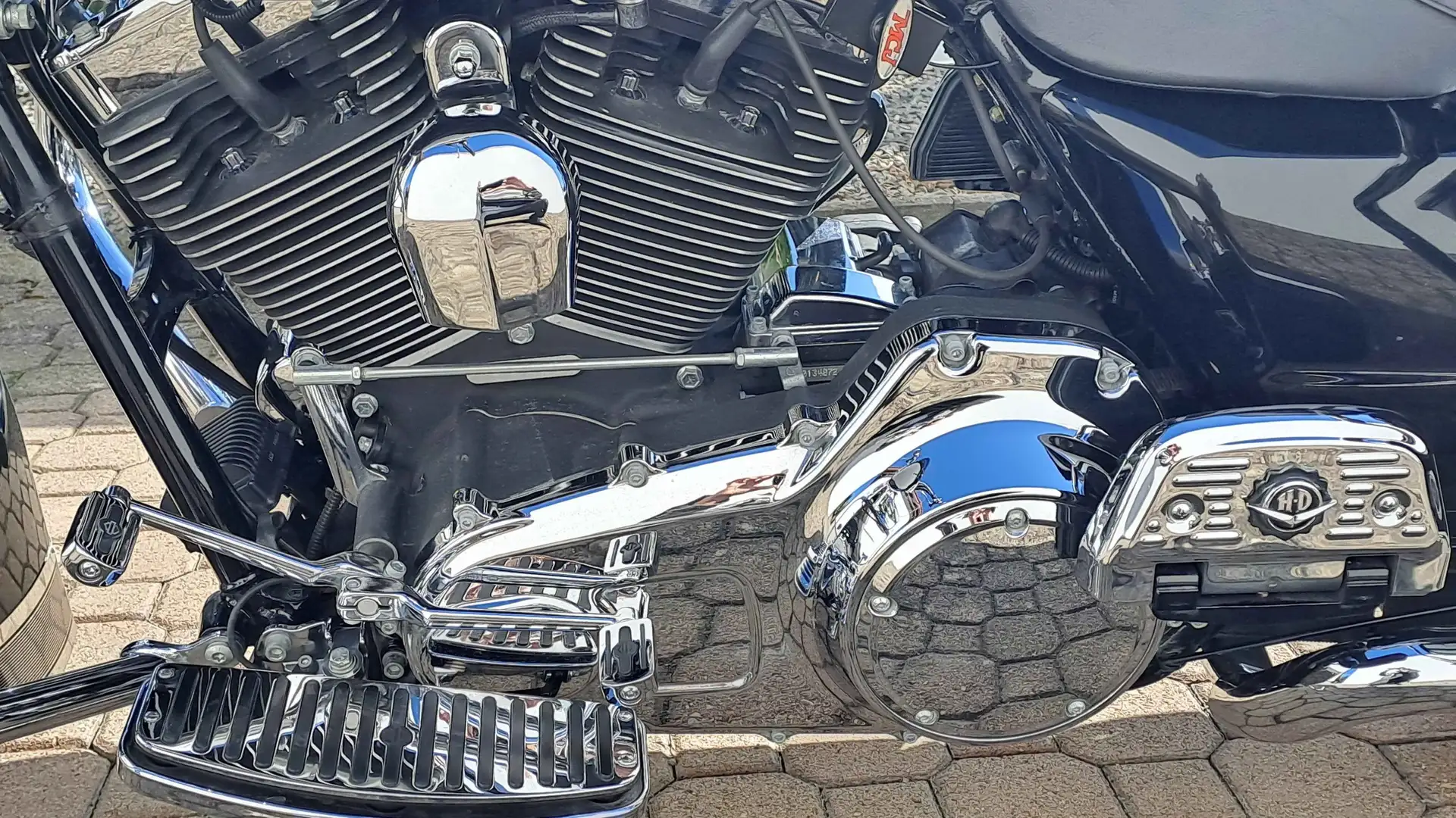 Harley-Davidson Road King HD Road-King Classic FLHRC hochwertige Ausstattung Black - 2