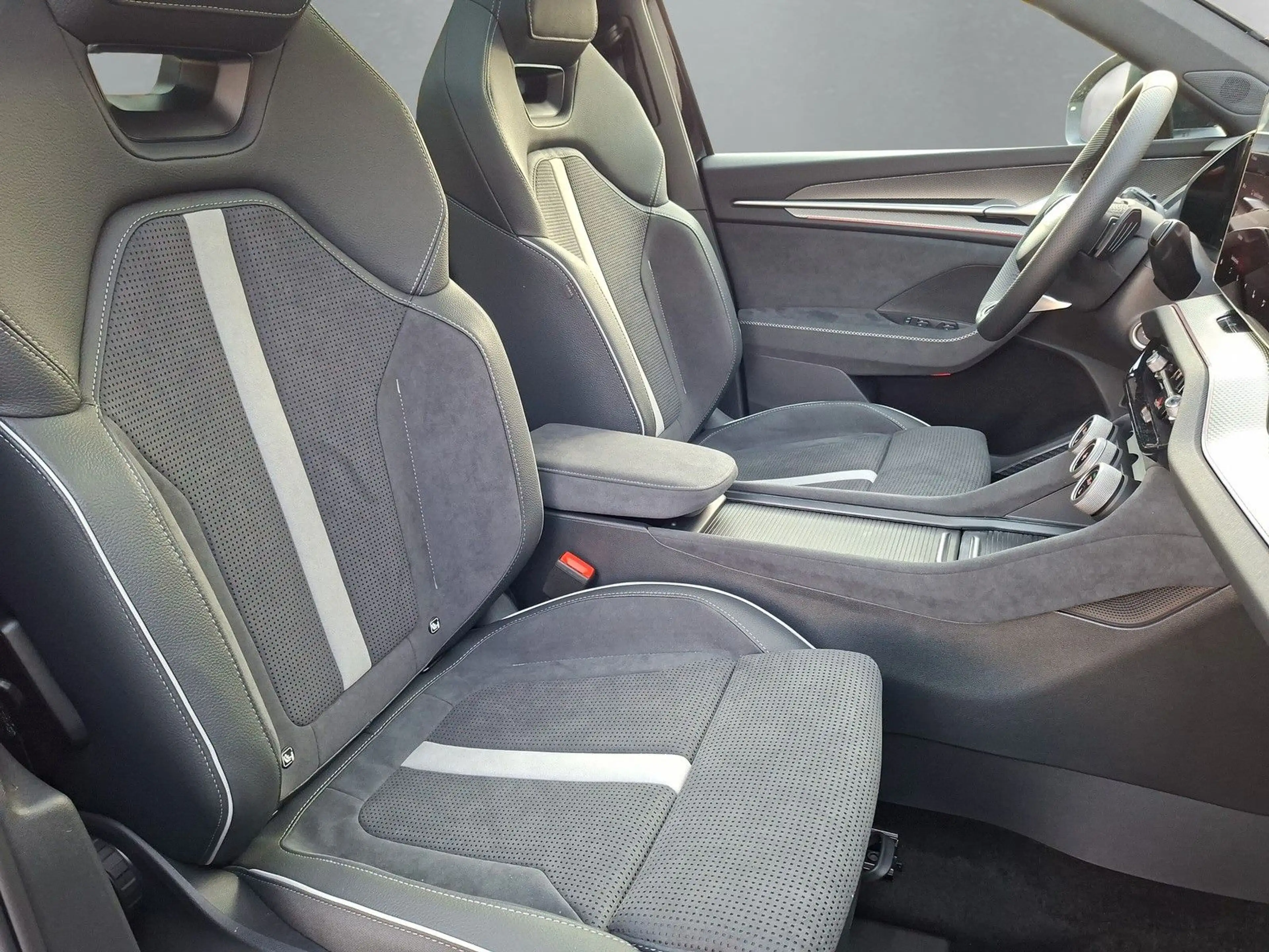 Skoda Kodiaq Sportline 1.5TSI IV Plug In Pano AHK 20" — photo 9