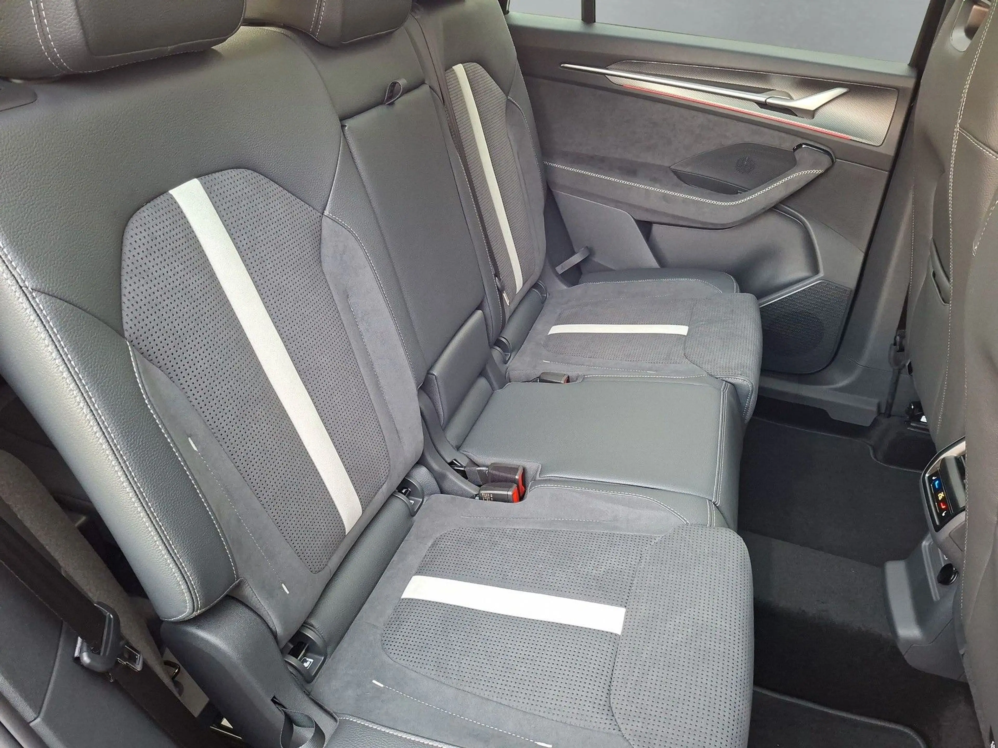 Skoda Kodiaq Sportline 1.5TSI IV Plug In Pano AHK 20" — photo 7