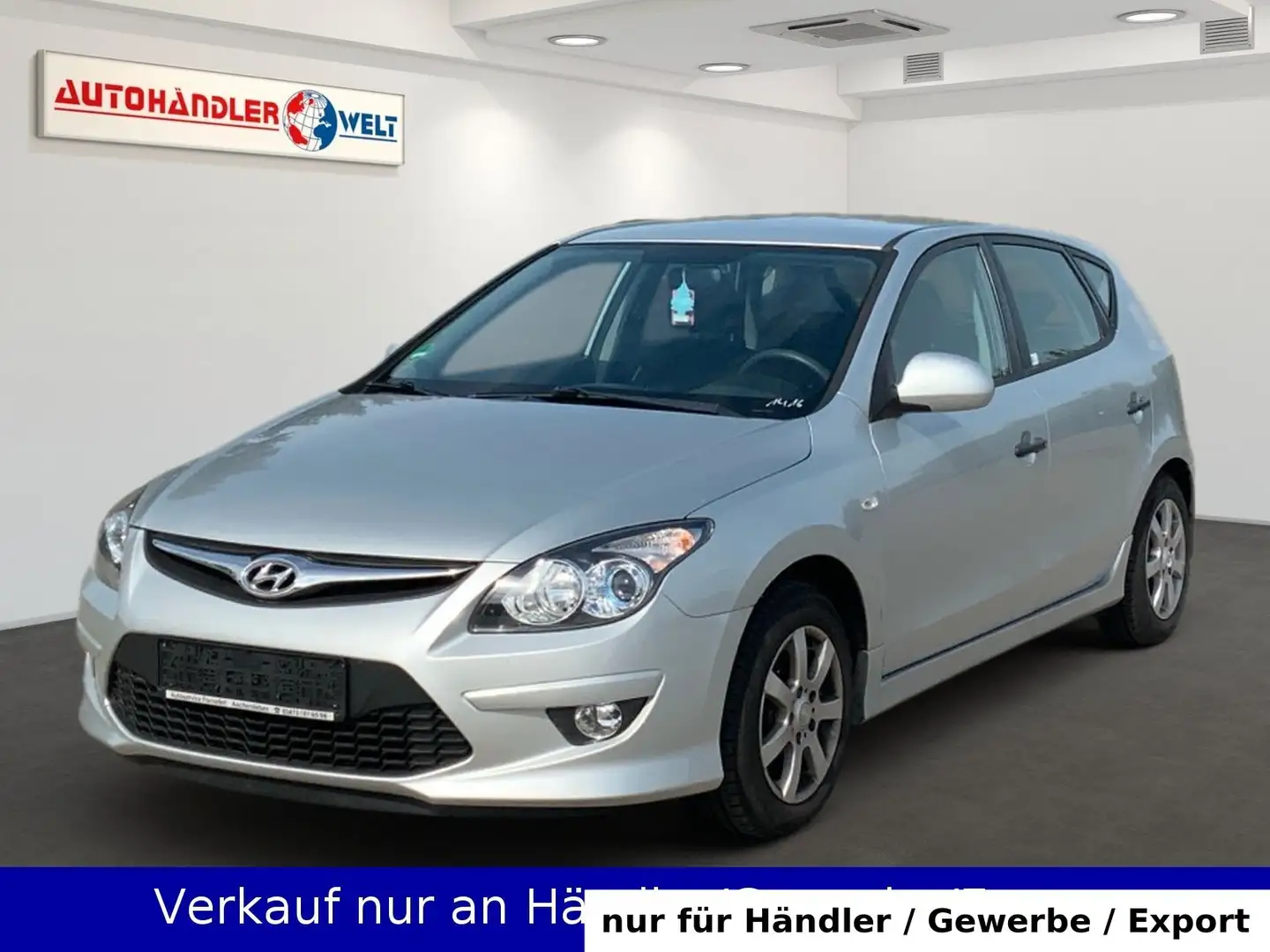 Hyundai i30 1.6 CRDi Klimaanlage Silber - 1