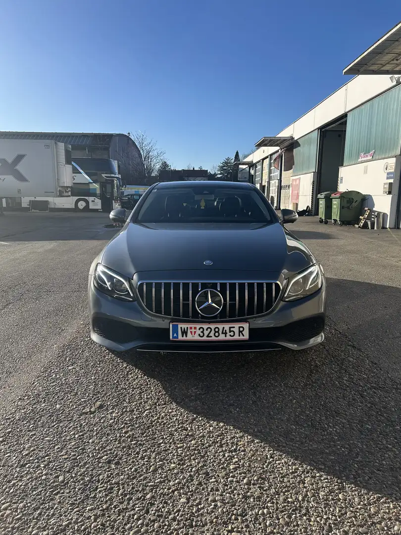 Mercedes-Benz E 220 d 9G-TRONIC - 1
