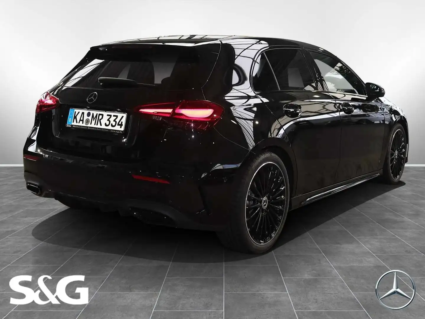 Mercedes-Benz A 180 AMG MBUX+Rükam+M-LED+Totwinkel-Ass.+19LM+ Schwarz - 2