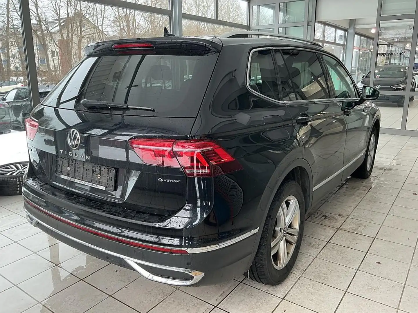 Volkswagen Tiguan Allspace 2.0 TSI 4M Elegance DSG Pano AHK Negro - 2