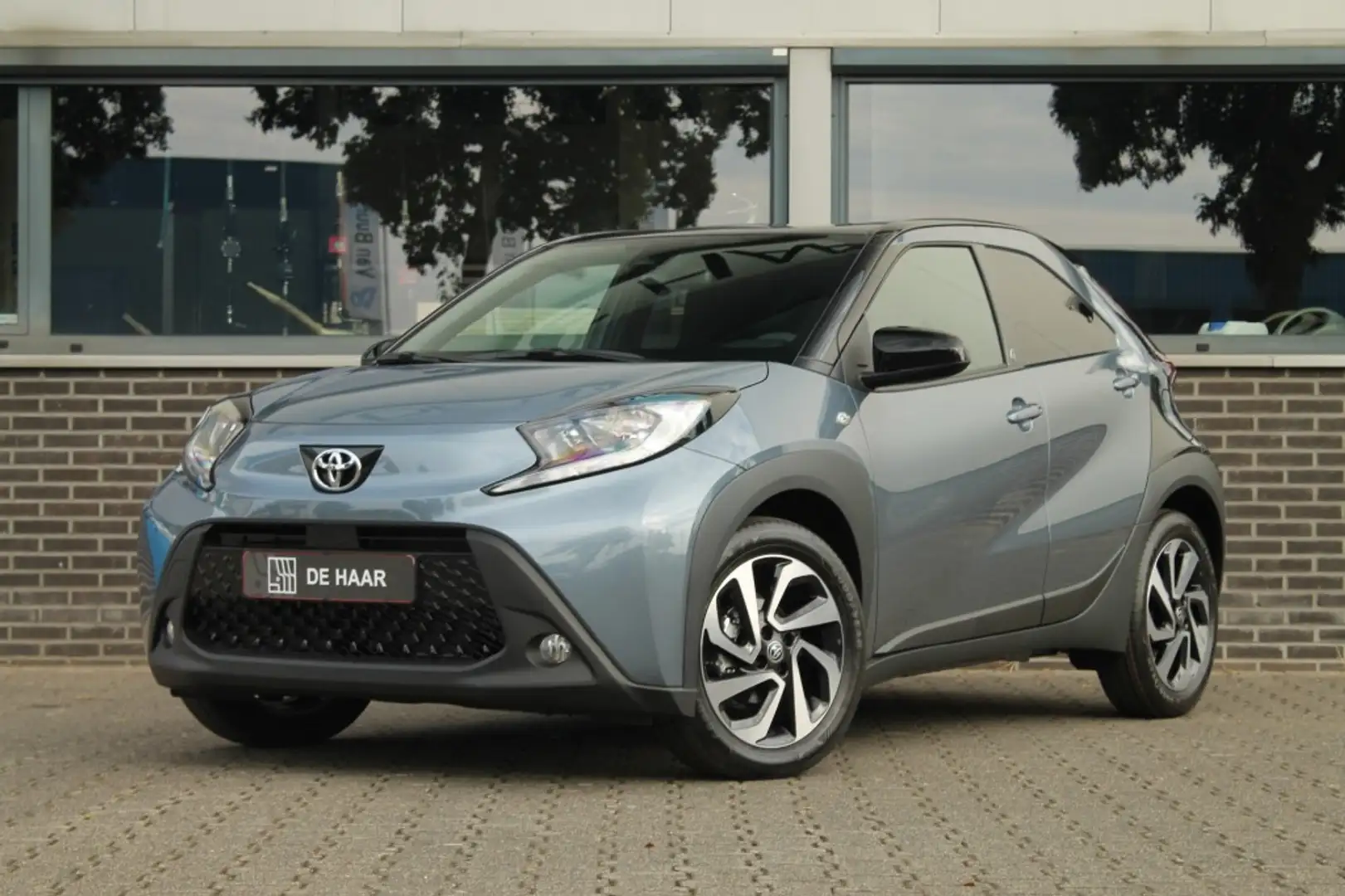 Toyota Aygo X 1.0 VVT-i TeamD/Pulse -  Apple/Android Carplay - C Gris - 2