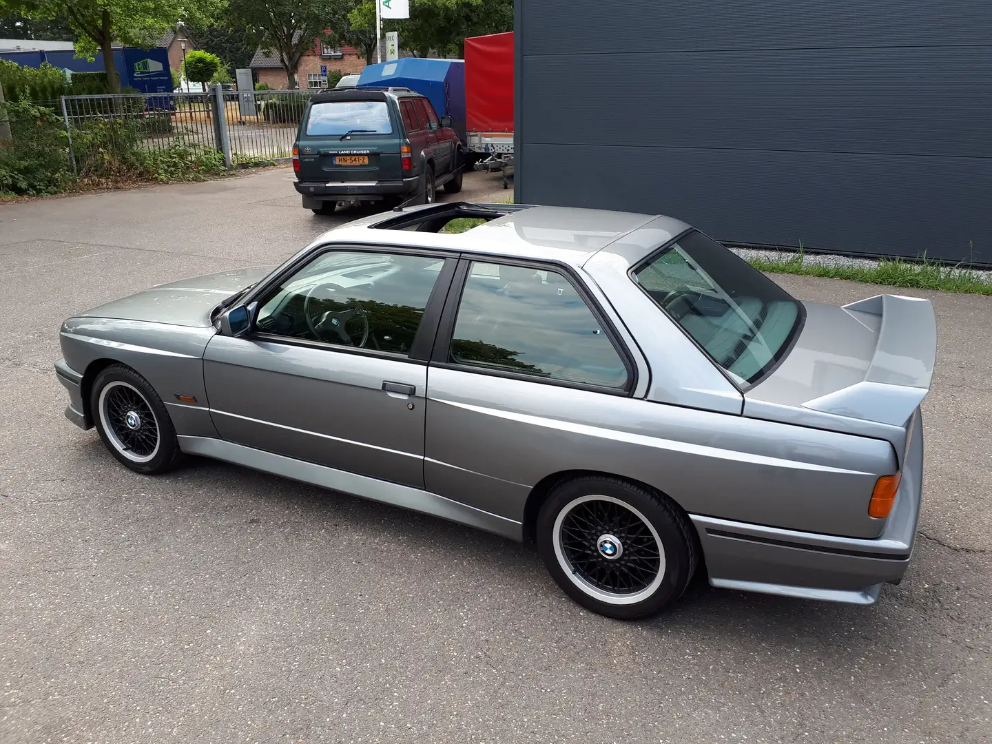 BMW M3 E30 Coupe Cecotto nr. 368 (of 505) silver 86000 km Stříbrná - 1