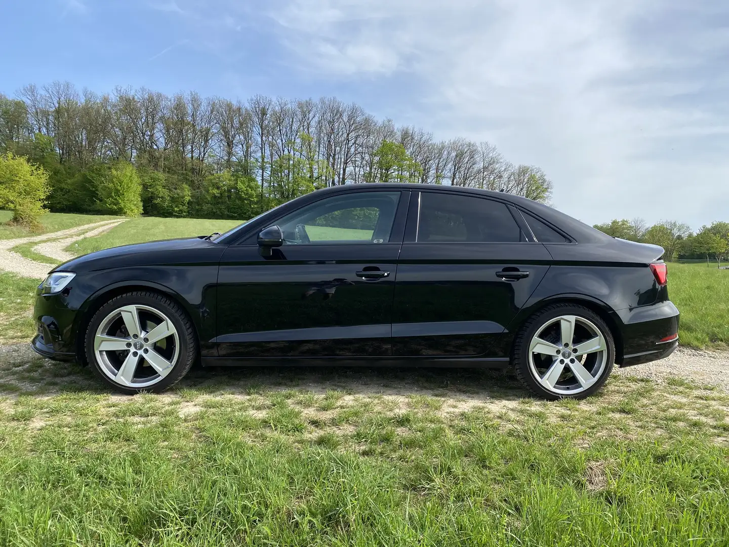 Audi A3 SB 1,6 TDI intense Schwarz - 2