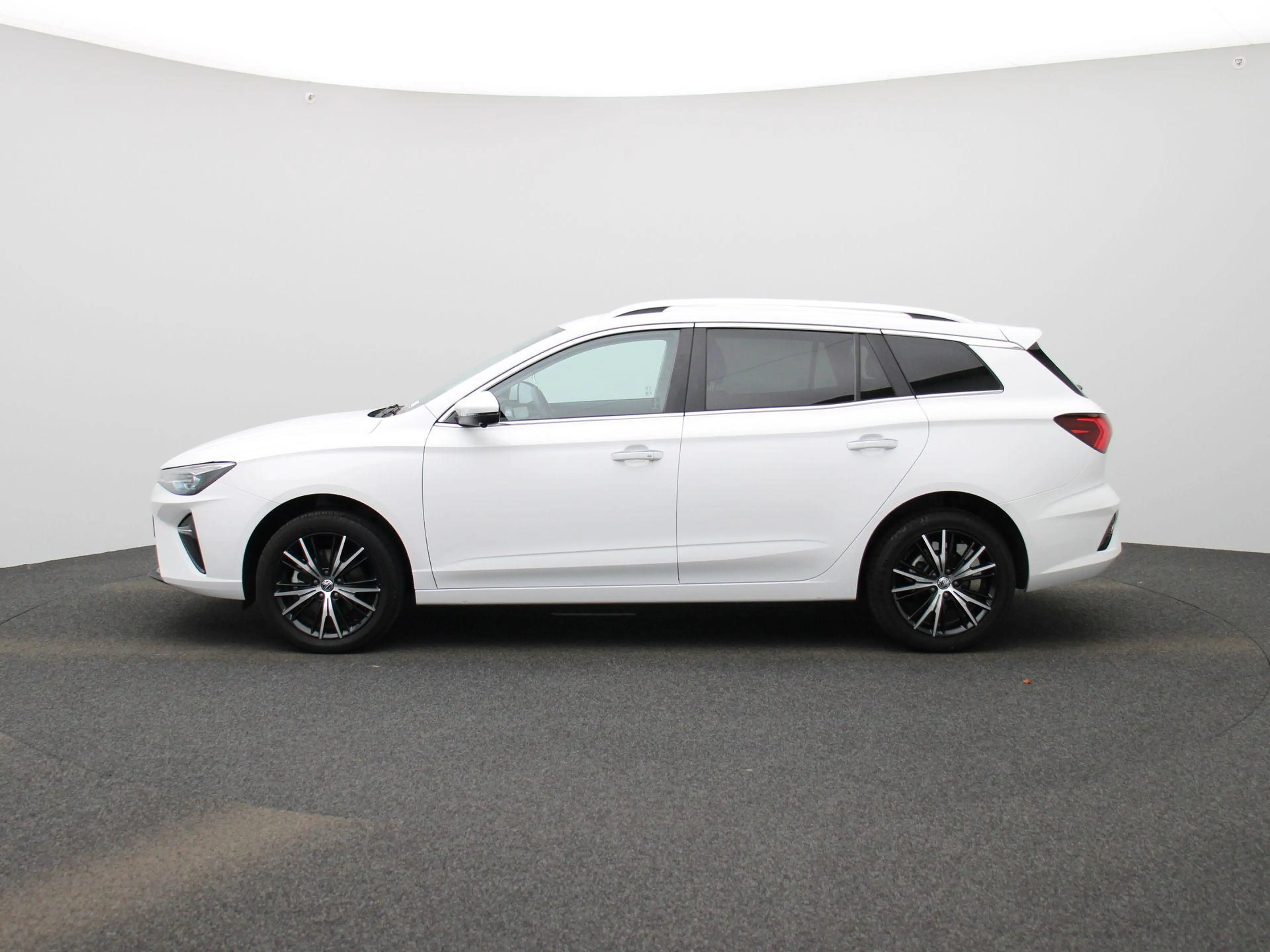 MG MG5 Electric Long Range Luxury 61 kWh | Apple Carplay — photo 4