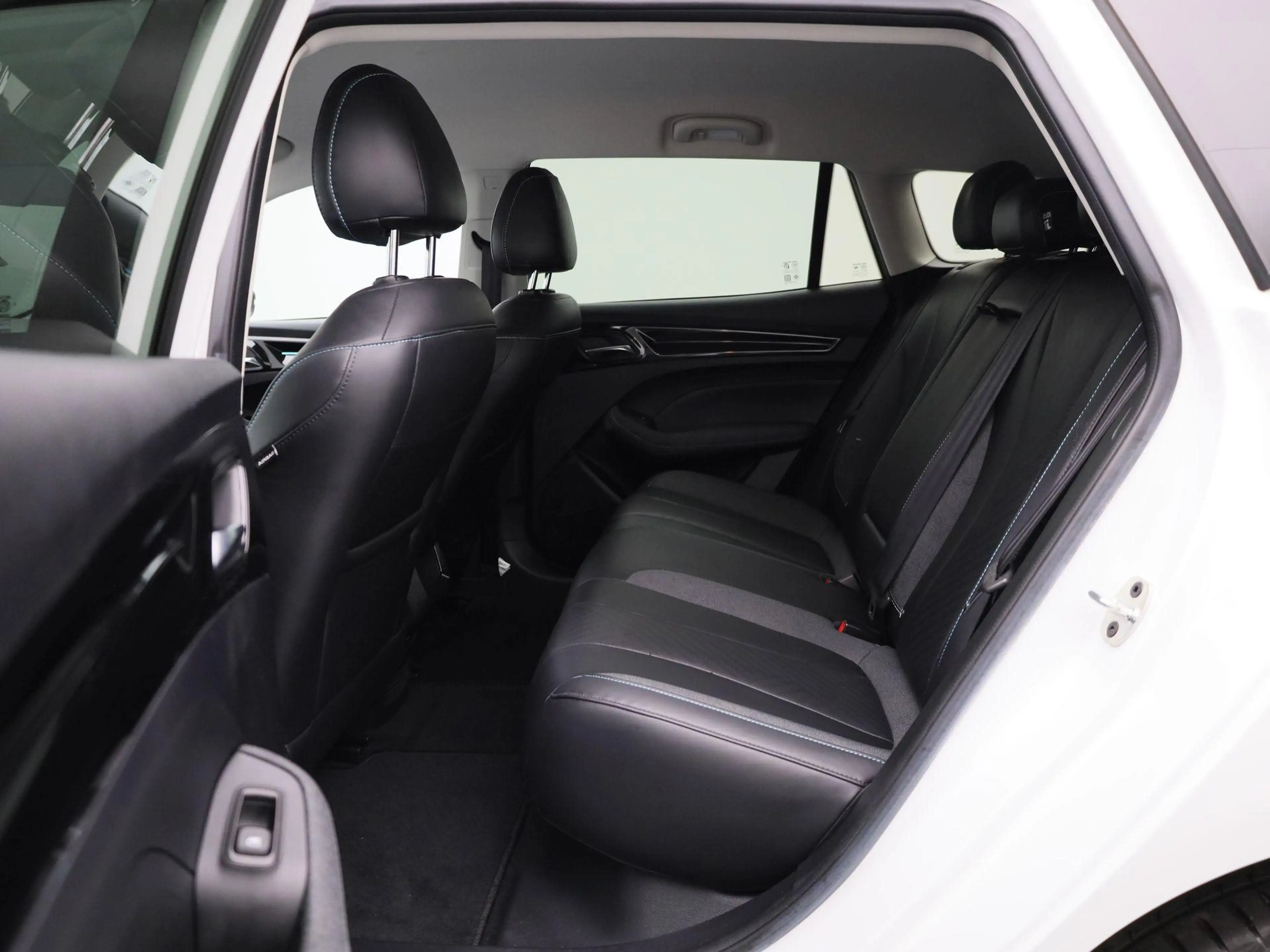 MG MG5 Electric Long Range Luxury 61 kWh | Apple Carplay — photo 12