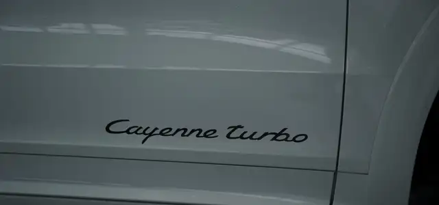 Porsche Cayenne view 13