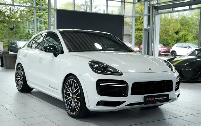 Porsche Cayenne view 5