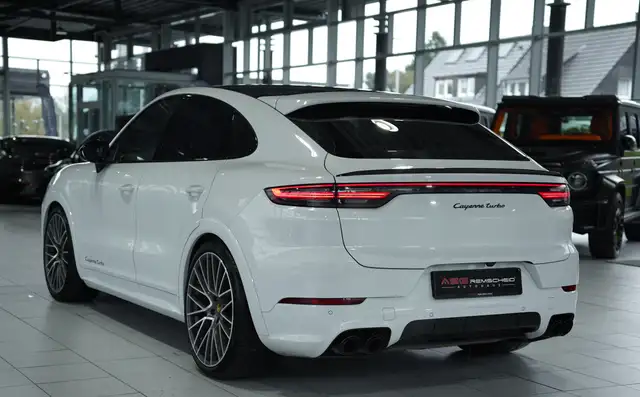 Porsche Cayenne view 12