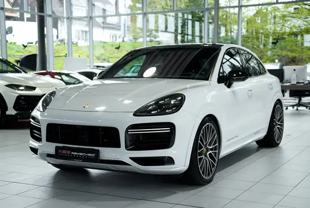 Porsche Cayenne view 6