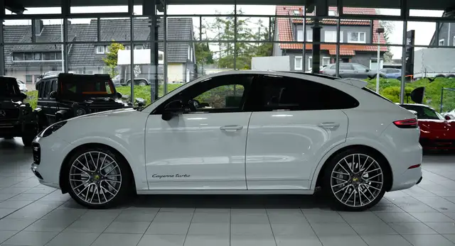 Porsche Cayenne view 14