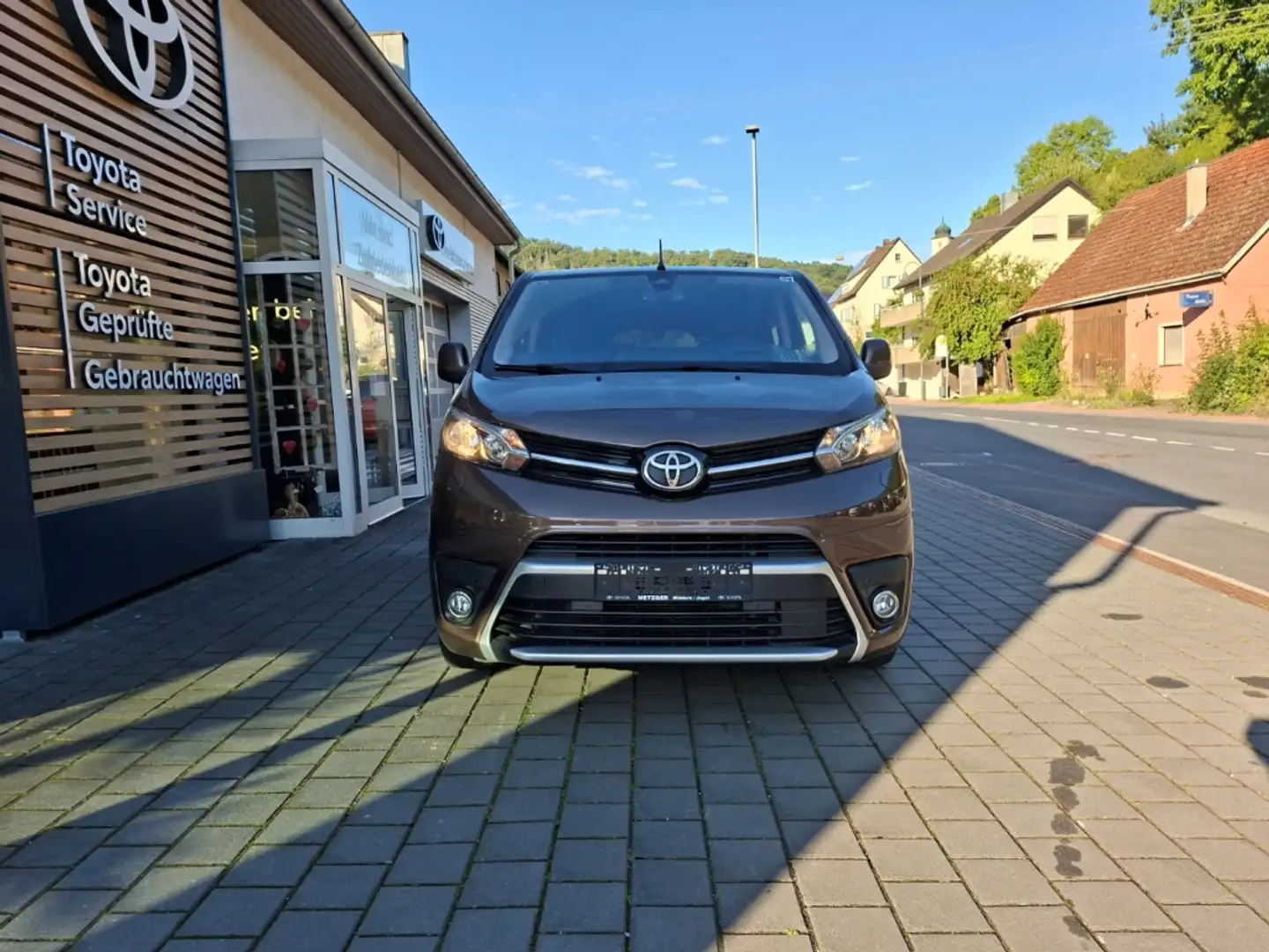 Toyota Proace Verso Family Comfort L2 +Automatik +Navi +Kamera Brun - 2