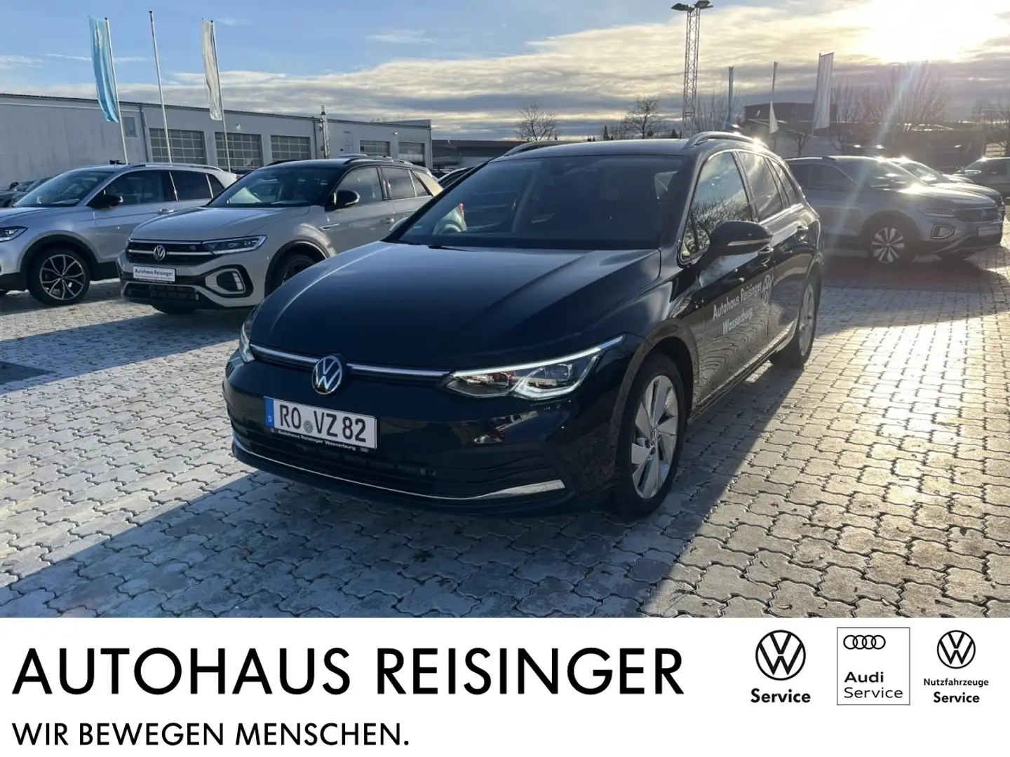 Volkswagen Golf VIII Variant 2.0 TDI DSG MOVE (LED,Navi,RearView,A Schwarz - 1